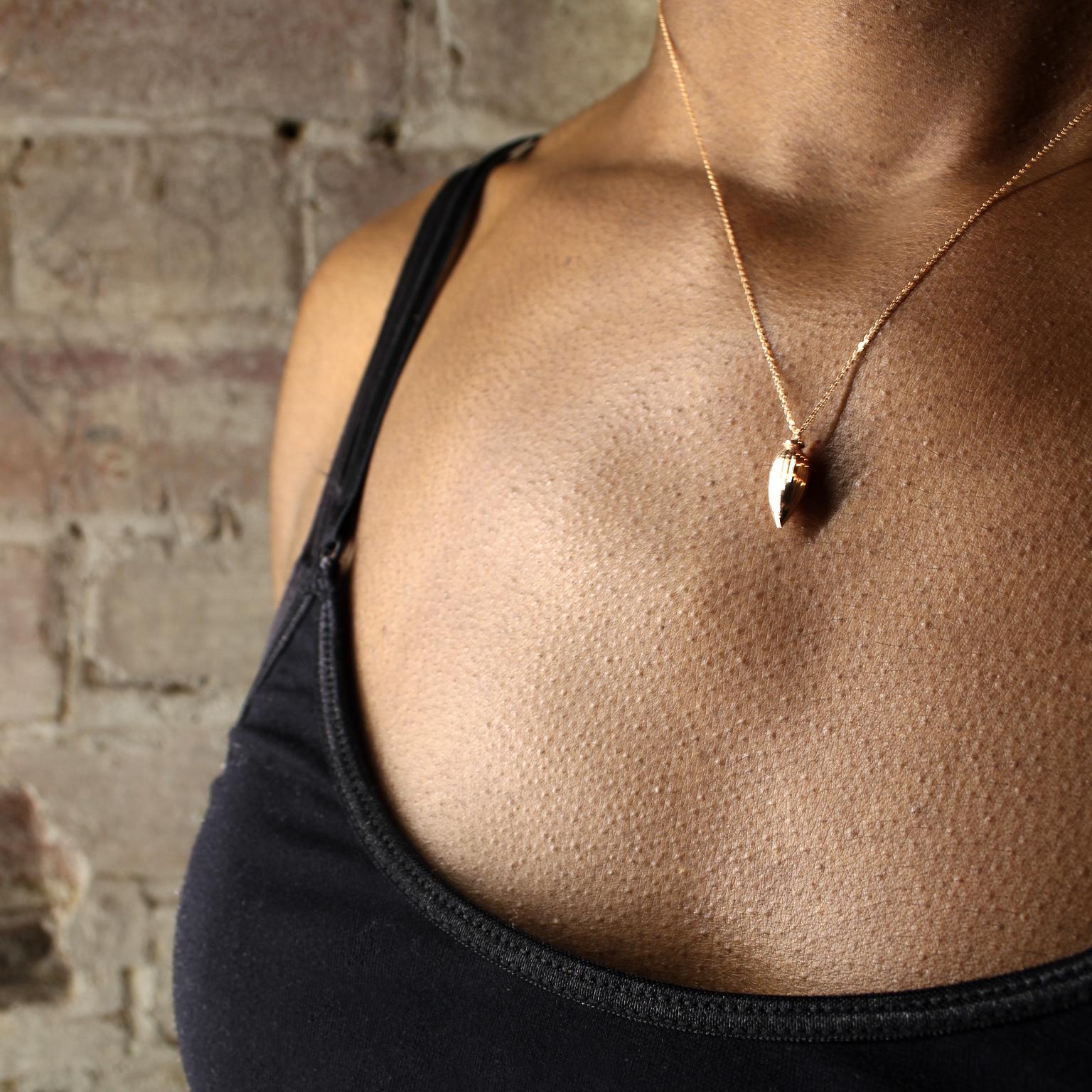 Libertine Small Stopper 9 Karat Rose Gold Necklace In New Condition For Sale In London, GB