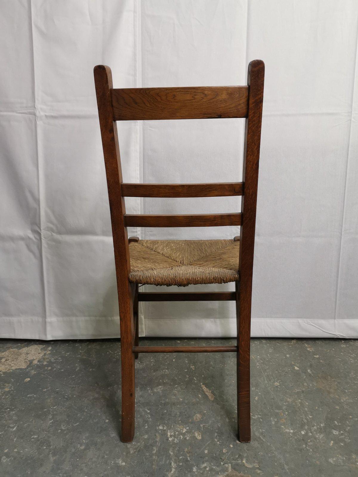 Liberty Liberty, ein Paar Arts & Crafts-Sessel aus Eichenholz mit Intarsien aus Zinnherzen im Zustand „Gut“ im Angebot in London, GB