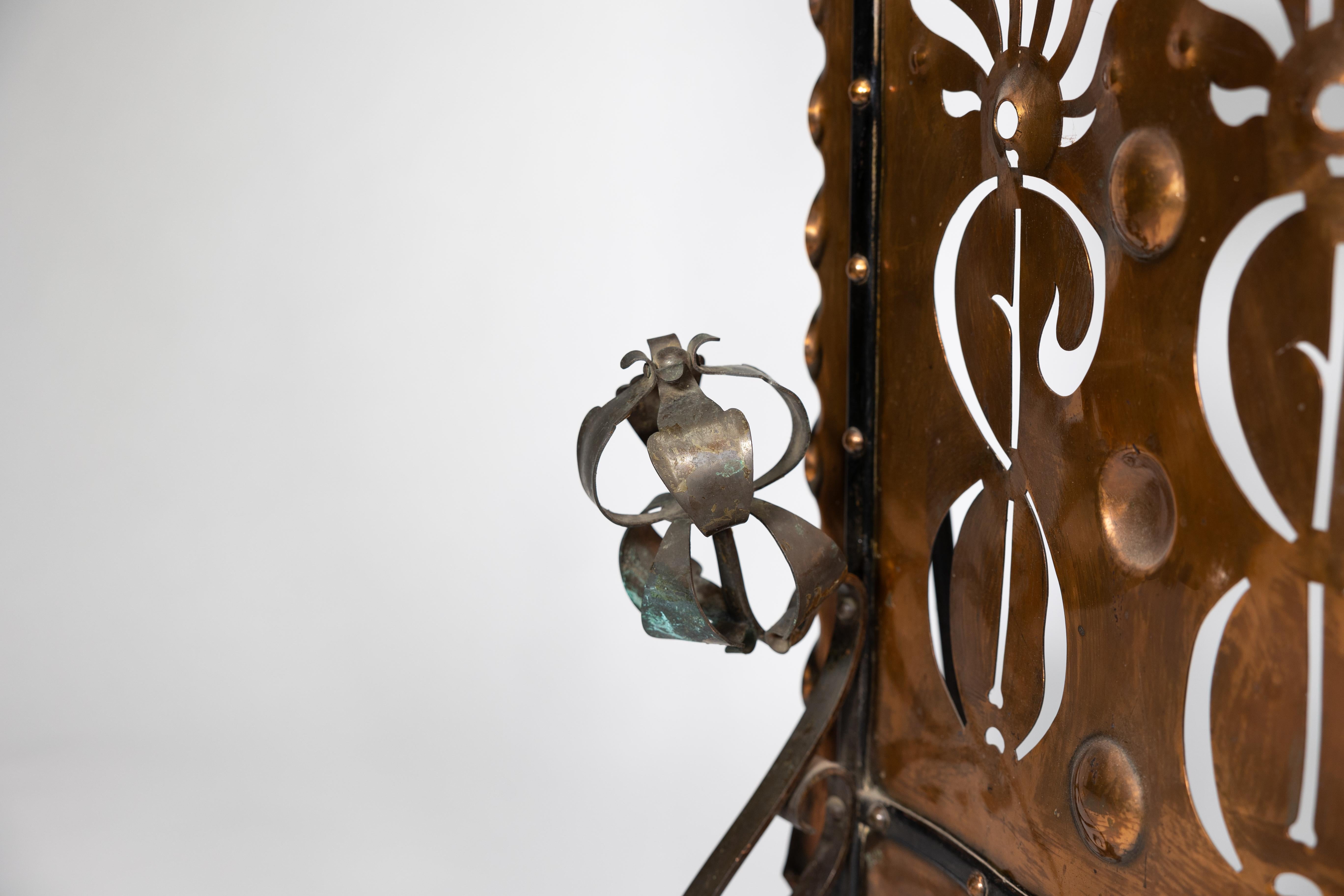 Liberty & Co. An Arts & Crafts wrought iron & copper pierced floral firescreen. For Sale 10
