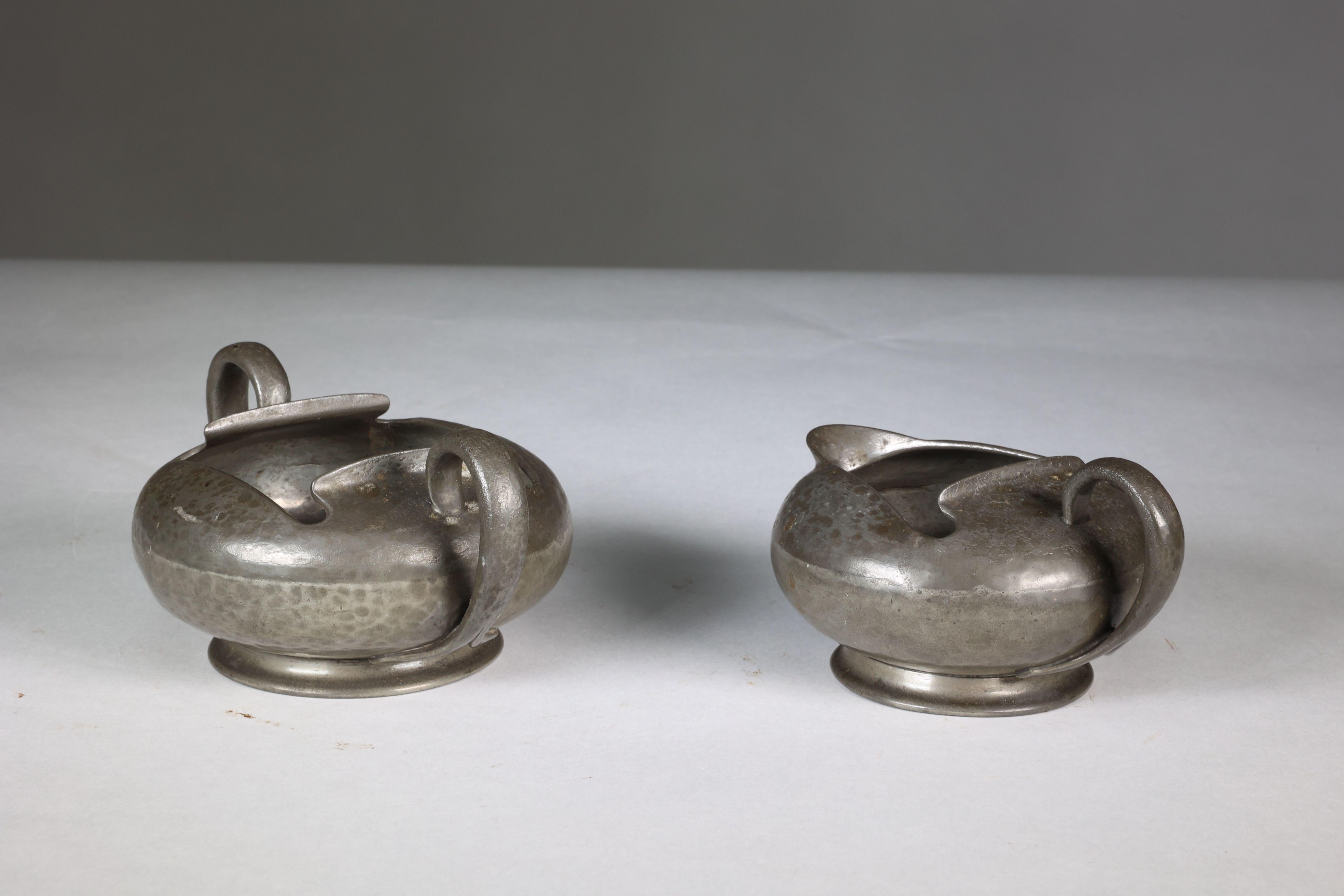 Liberty and Co. An English Pewter 0966 Arts and Crafts milk and sugar bowl For Sale 1