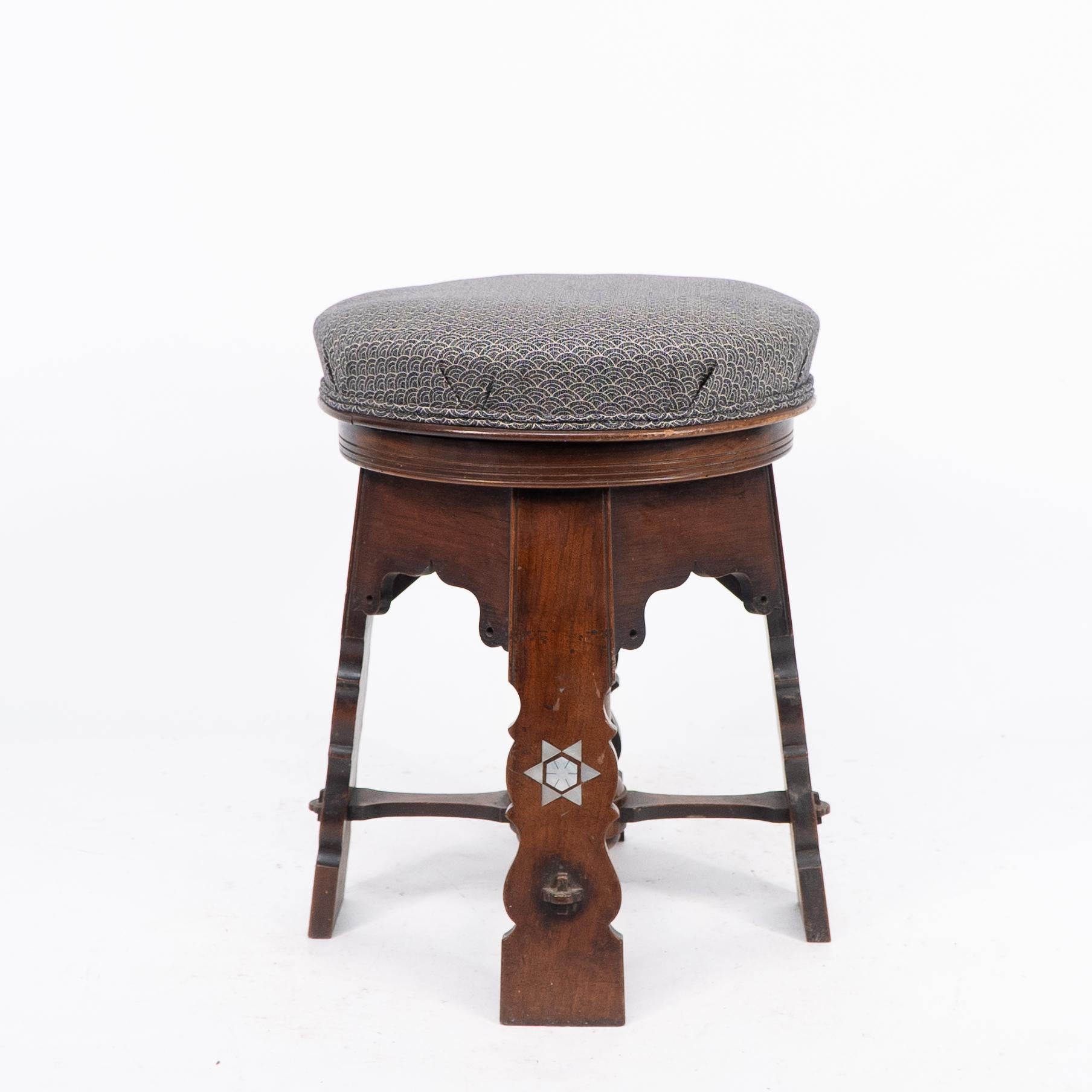 Liberty and Co attri. A rare Moorish walnut revolving stool with Moorish arches For Sale 4