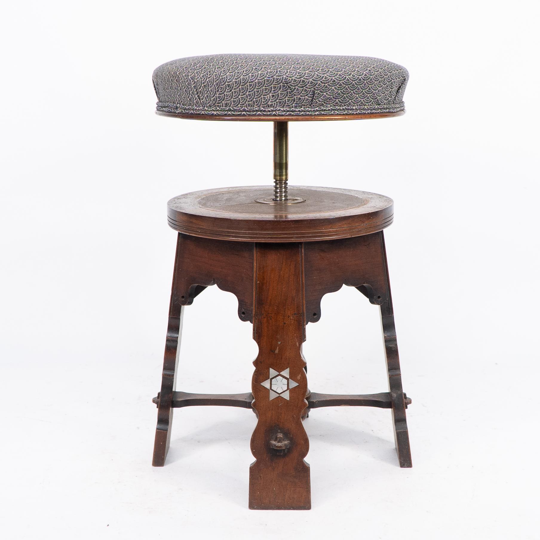 Liberty and Co attri. A rare Moorish walnut revolving stool with Moorish arches For Sale 2