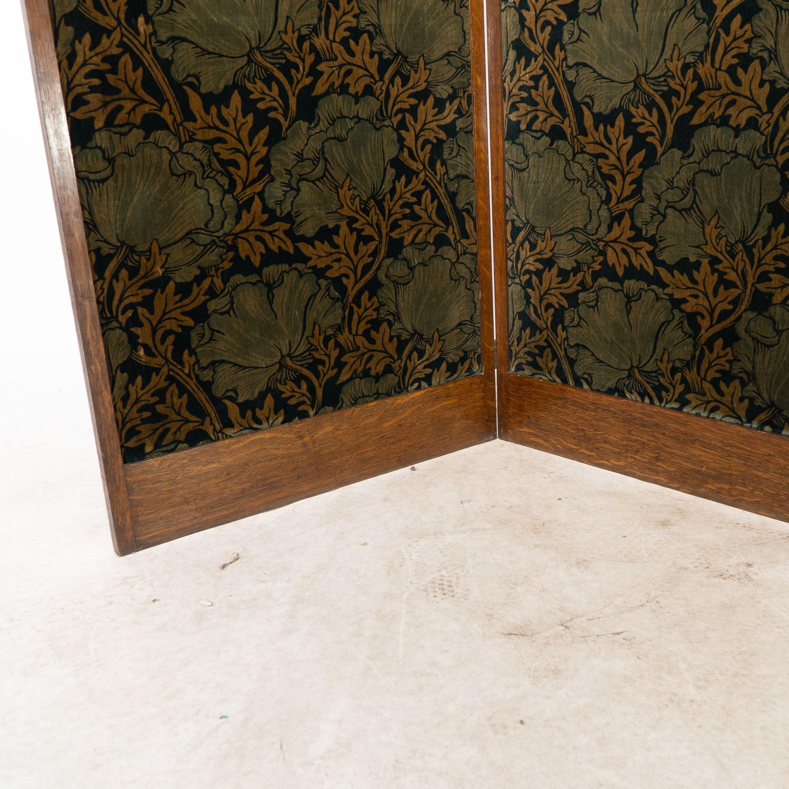 Liberty and Co (attributed). A good three fold screen 3