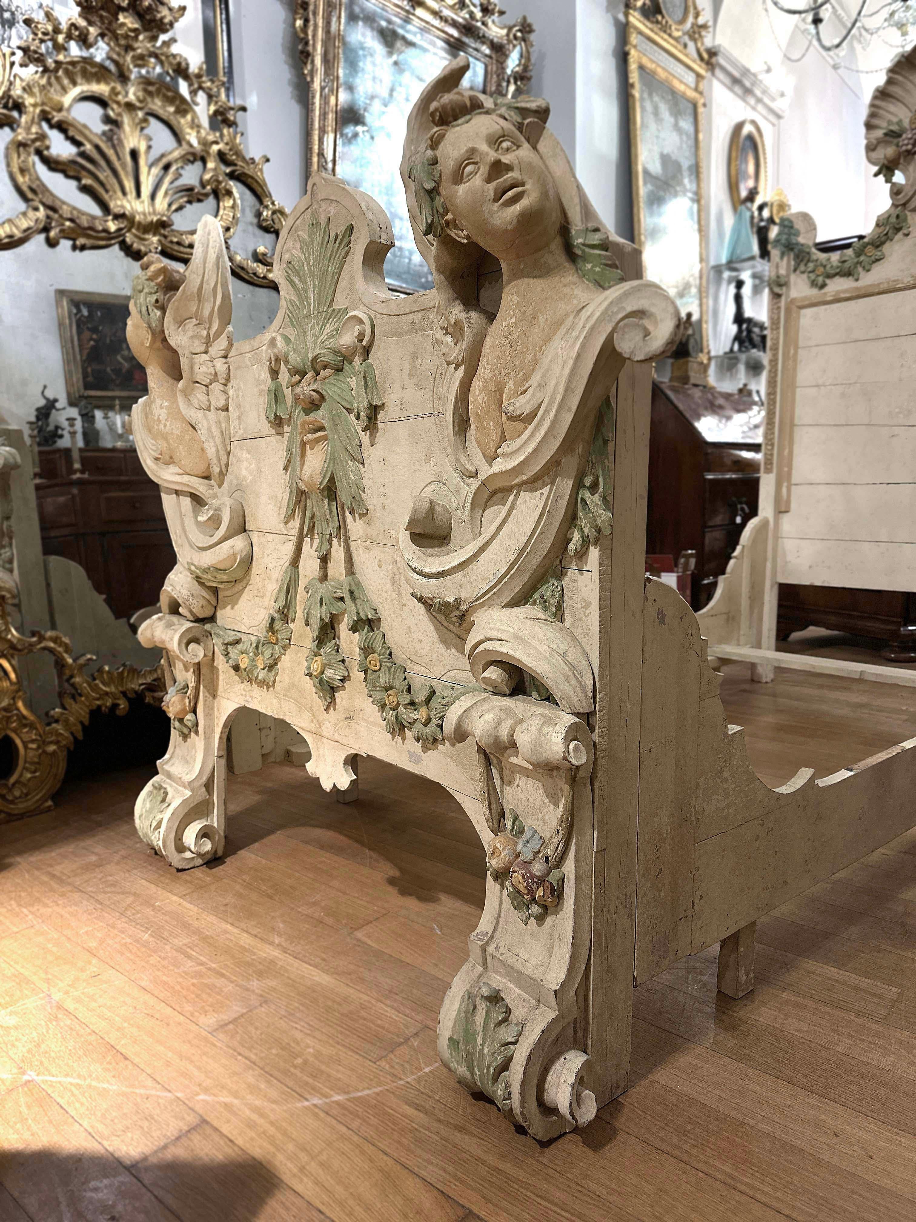 LIBERTY BED END OF THE 19th CENTURY In Good Condition In Firenze, FI