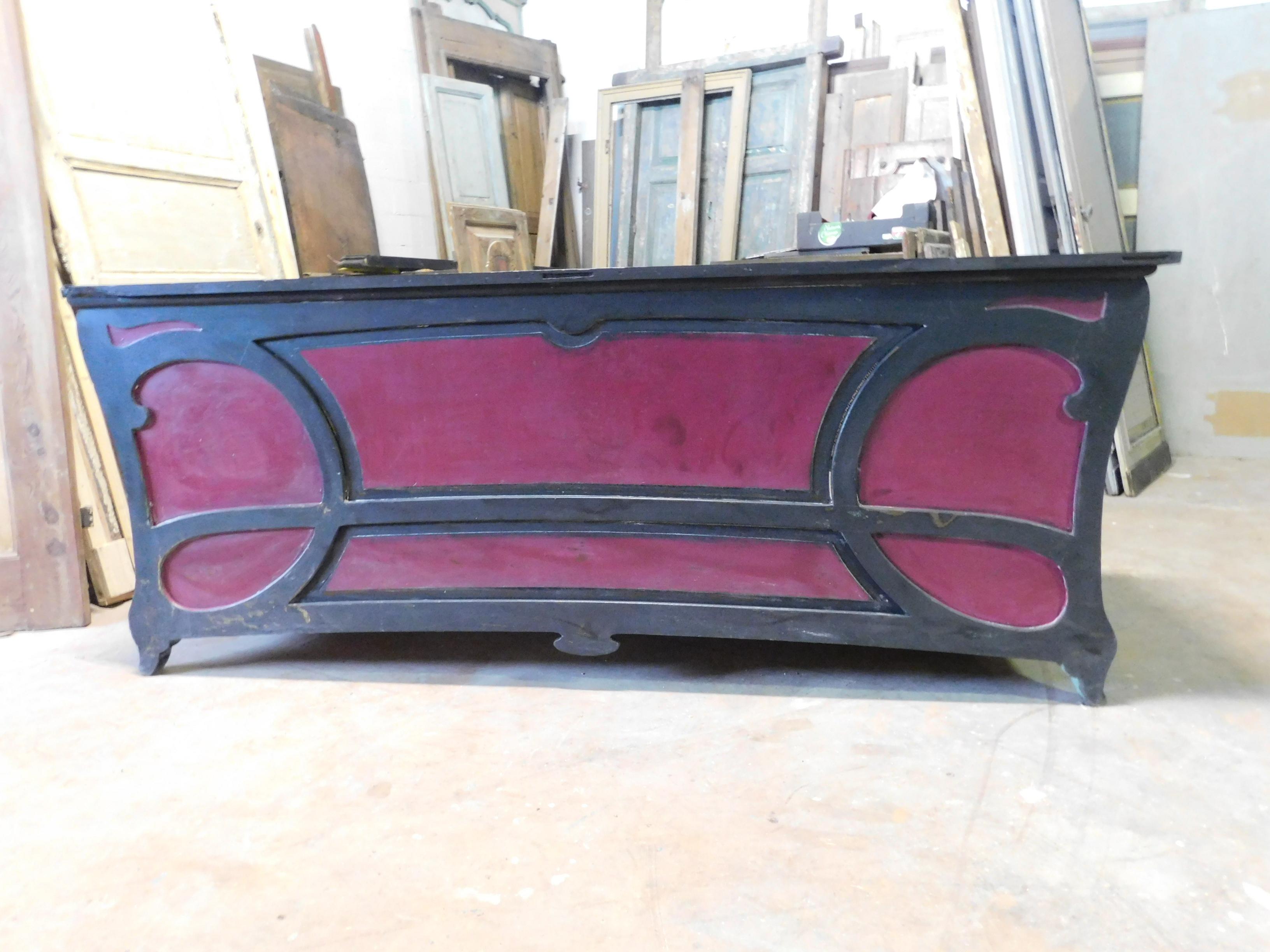 Liberty black and red lacquered counter table, with typical moves of the period, was used in an Italian bar or shop, second half of the
1800.
Very particular and with elegant and refined colors, useful in a wonderful stylish shop or in a corner of
