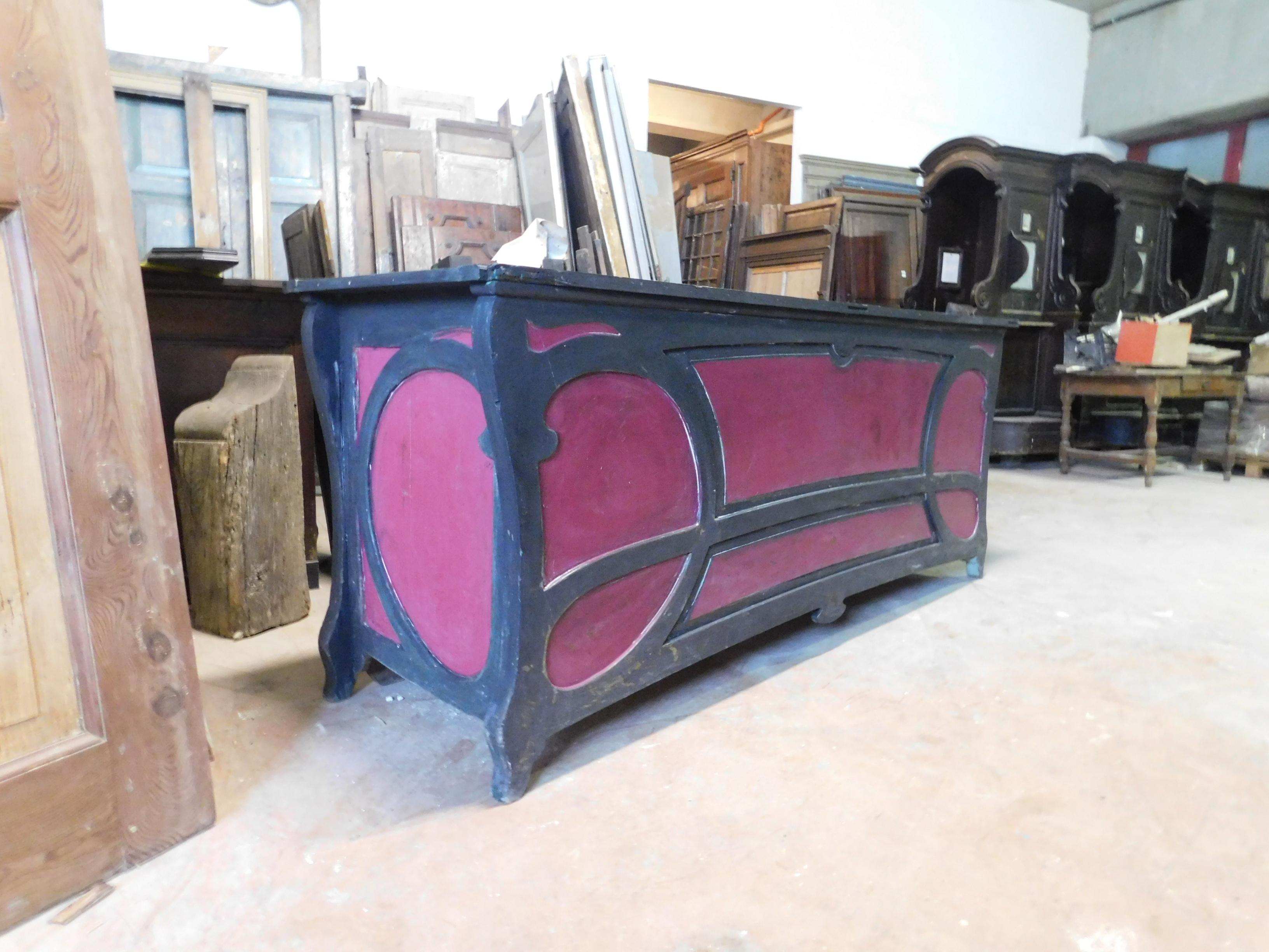 19th Century Liberty Black and Red Lacquered Counter Table, Italian Bar or Shop, Late 1800s For Sale