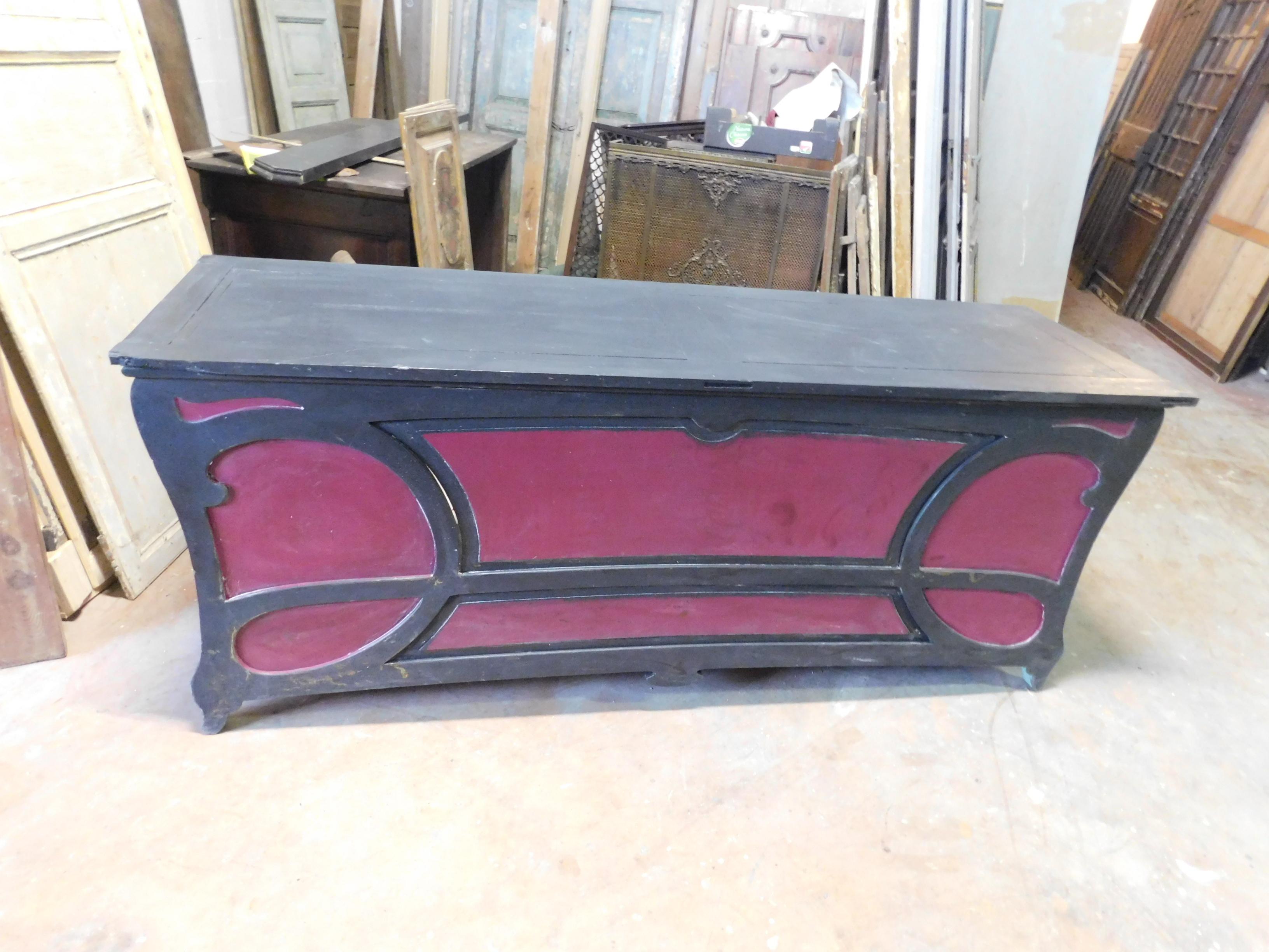 Liberty Black and Red Lacquered Counter Table, Italian Bar or Shop, Late 1800s For Sale 1