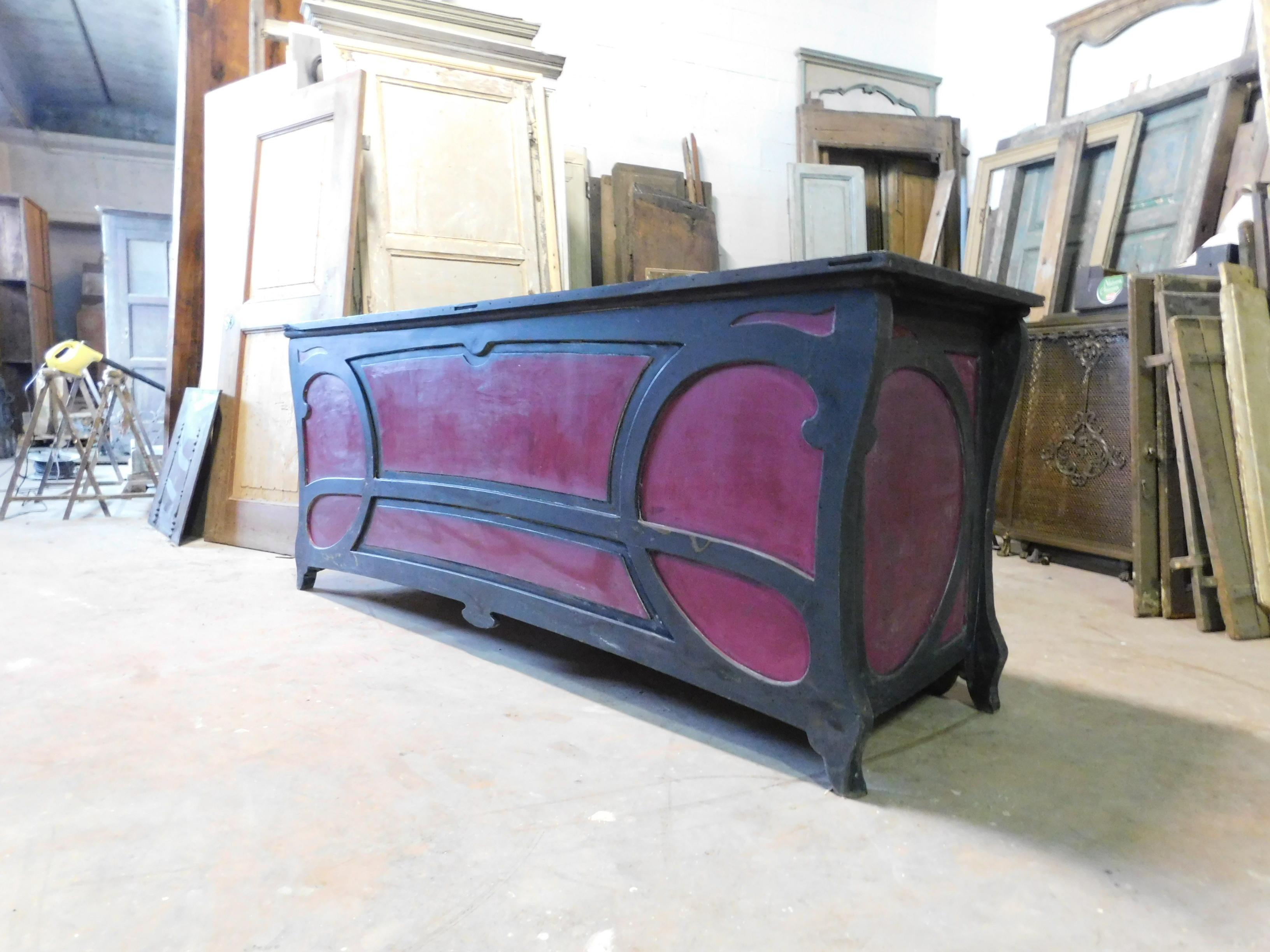 Liberty Black and Red Lacquered Counter Table, Italian Bar or Shop, Late 1800s For Sale 2