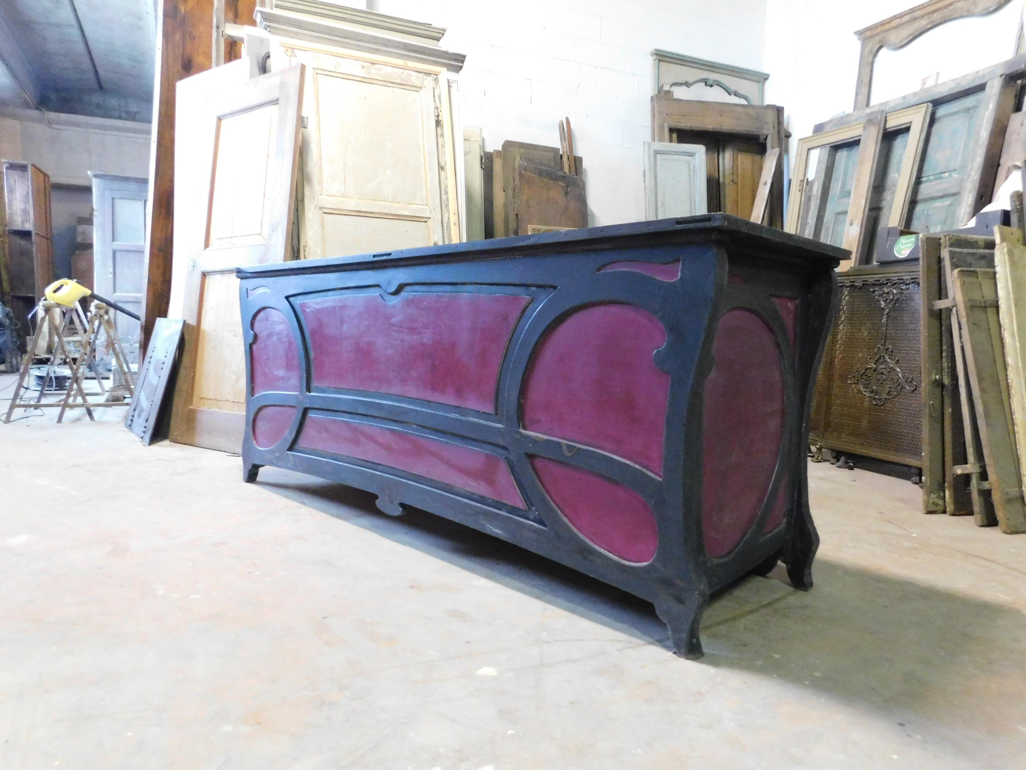 Liberty Black and Red Lacquered Counter Table, Italian Bar or Shop, Late 1800s For Sale 3