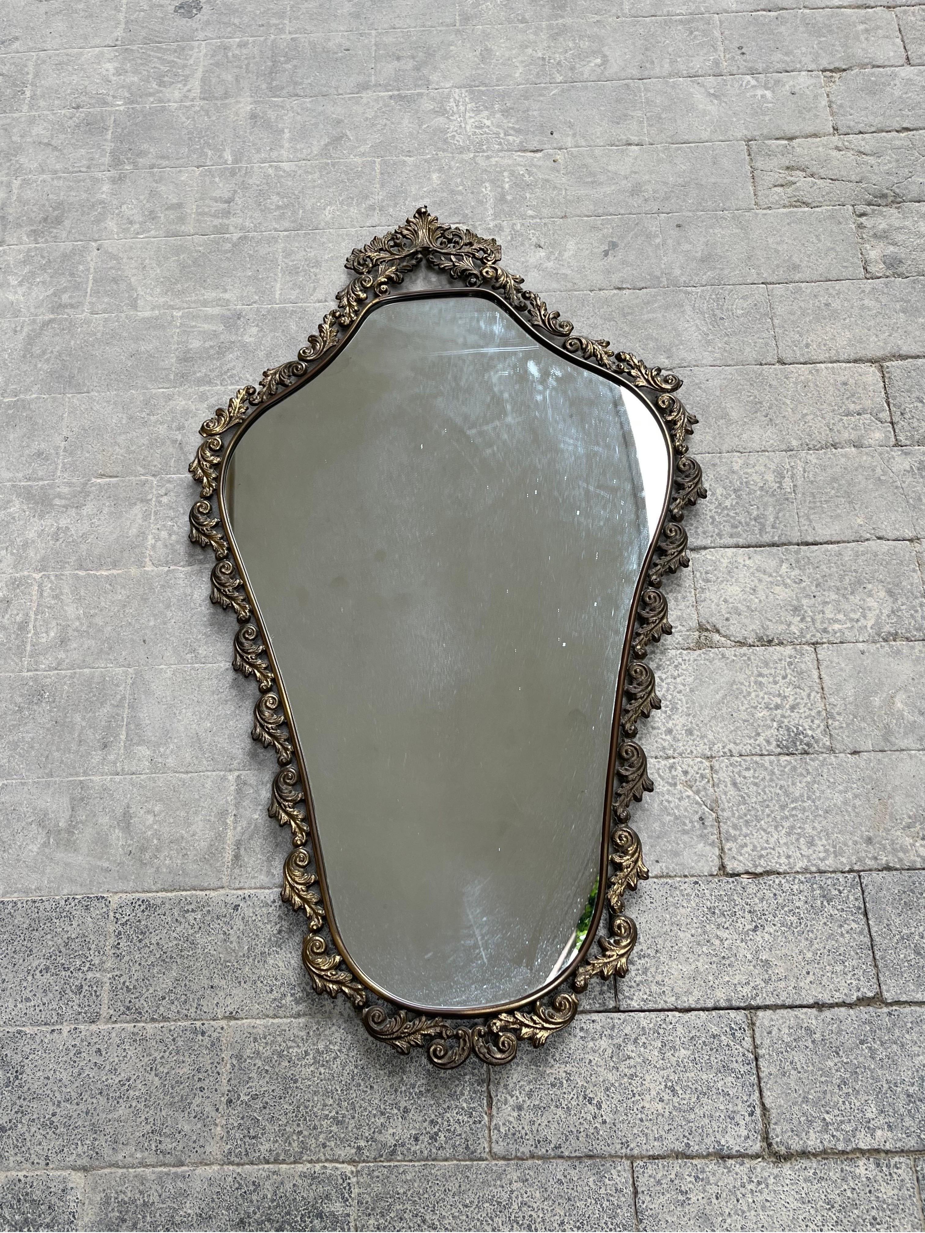 Liberty Brass Mirror 1900s 

Very cool and very good condition 

Measures 

cm 85 x cm 50