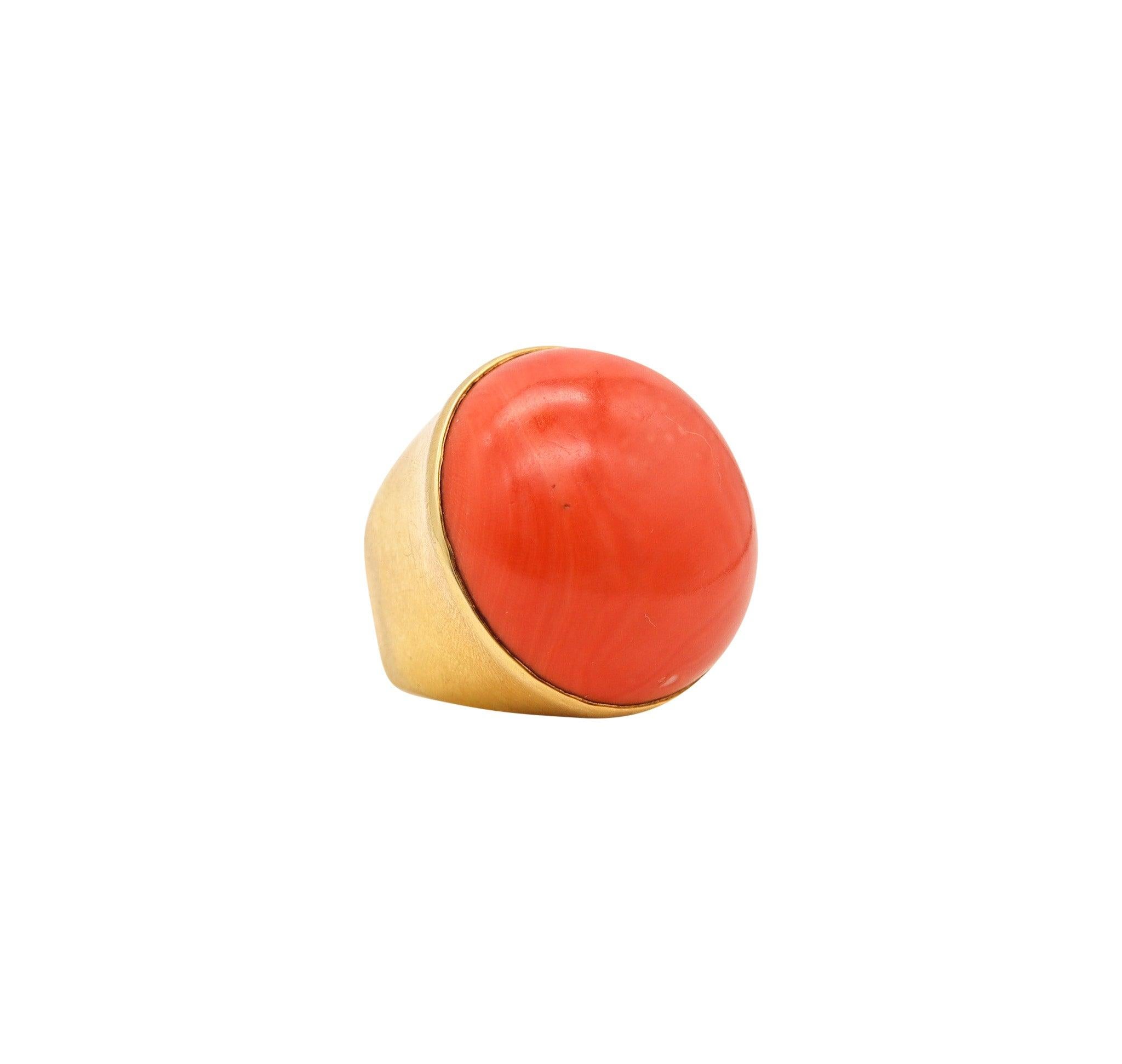 Women's LIBERTY & CO. 1978 Massive Cocktail Ring 18Kt Yellow Gold With 126.80 Cts Coral