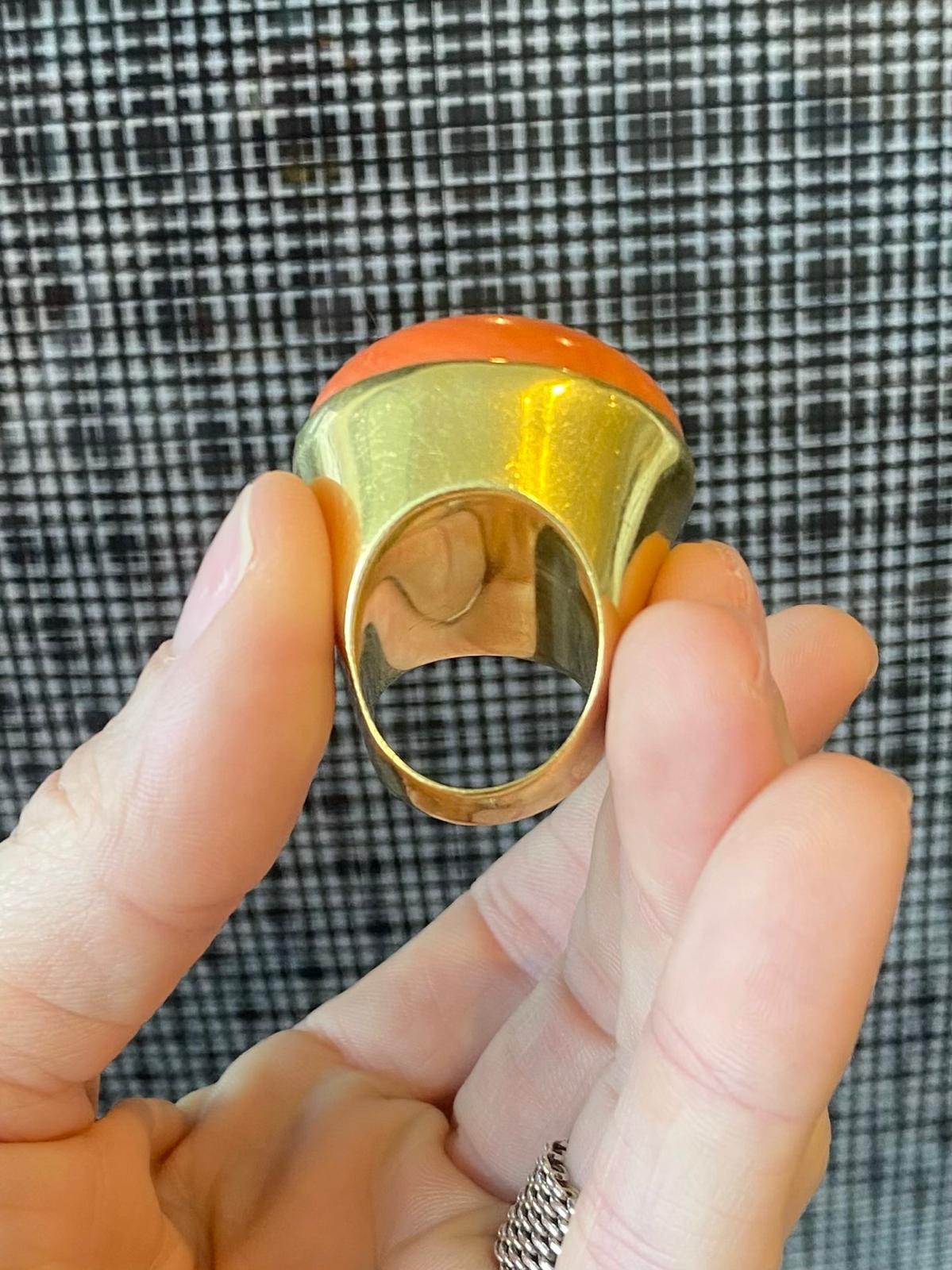 LIBERTY & CO. 1978 Massive Cocktail Ring 18Kt Yellow Gold With 126.80 Cts Coral 2