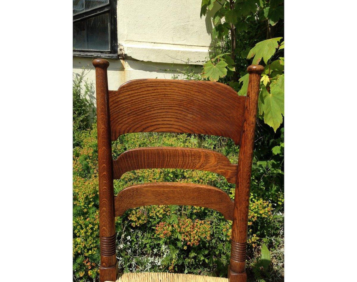 Liberty & Co. paire de chaises de salle à manger William Birch Arts & Crafts en chêne avec assise en jonc en vente 6
