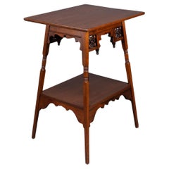Liberty & Co. Rare table d'appoint en noyer mauresque anglo-japonais