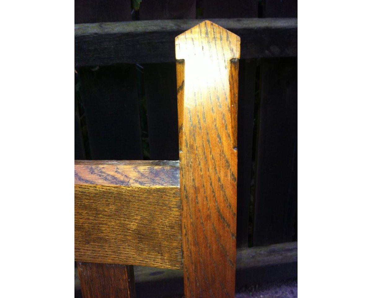 Liberty & Co. ein Satz von sechs Arts & Crafts Oak Arrow Head Rush Seat Esszimmerstühle (Englisch) im Angebot