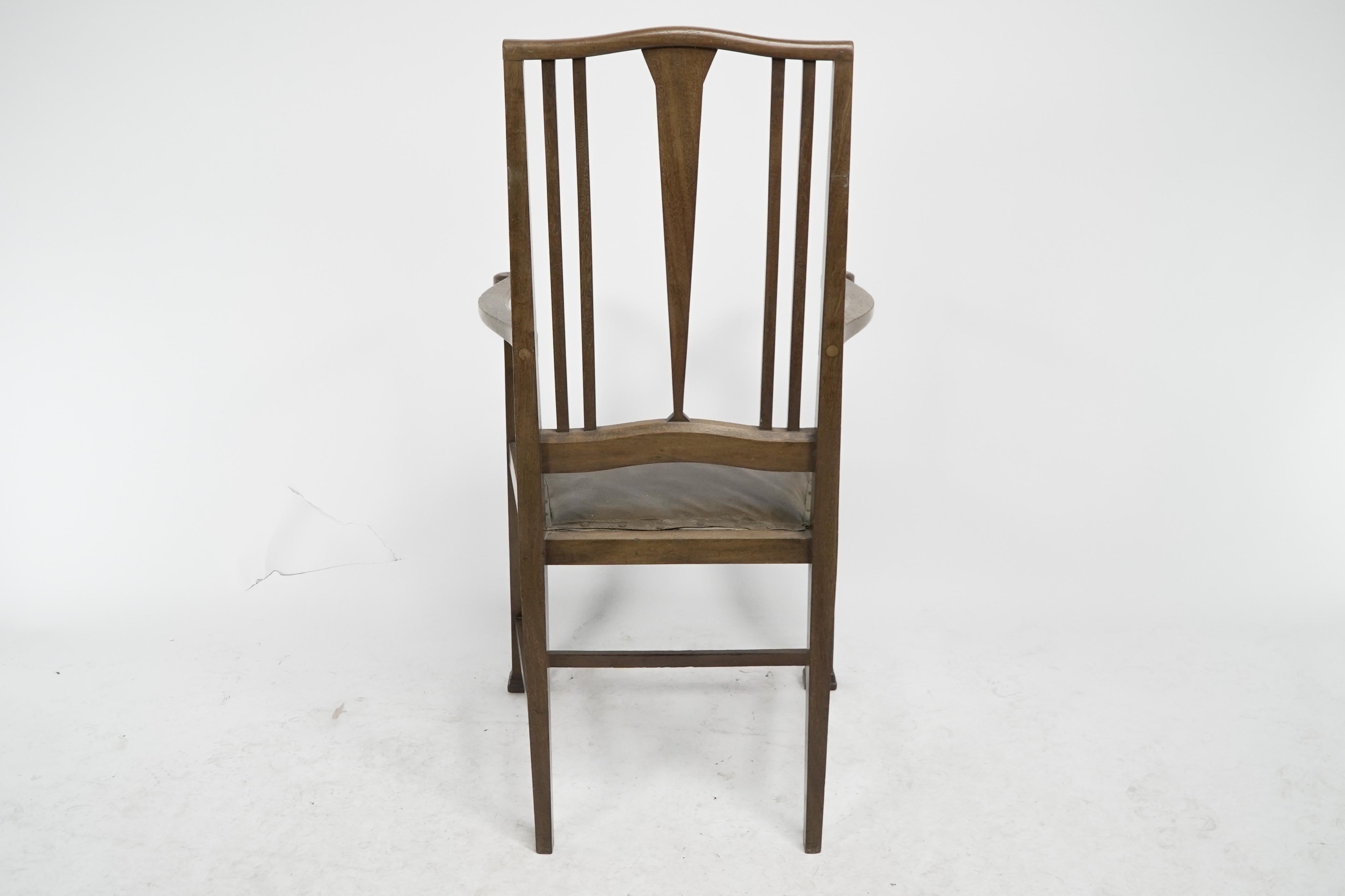 Liberty & Co. Arts and Crafts-Sessel mit Herzen und subtilen floralen Intarsien, eingelegt. im Angebot 9