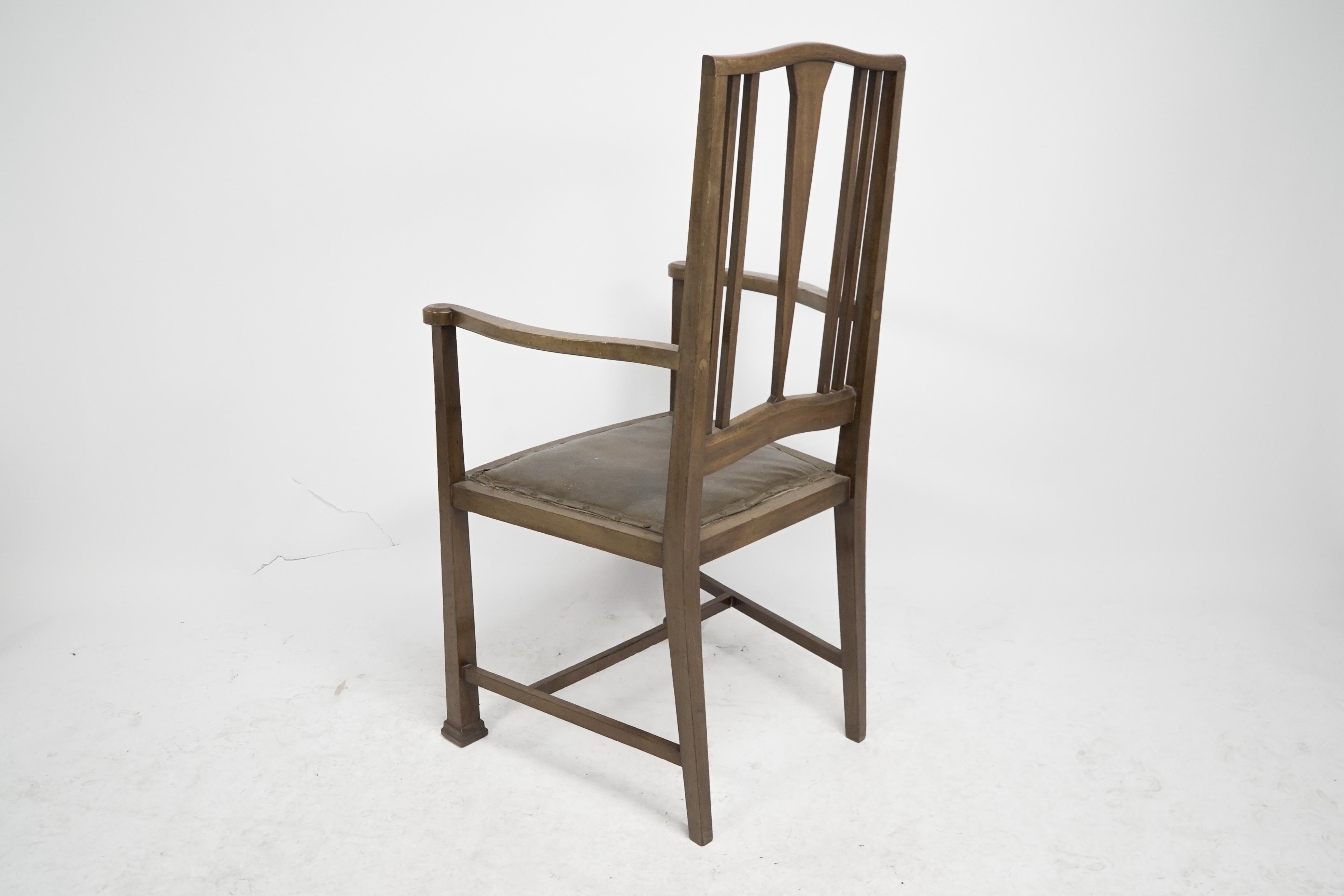 Liberty & Co. Arts and Crafts-Sessel mit Herzen und subtilen floralen Intarsien, eingelegt. im Angebot 8