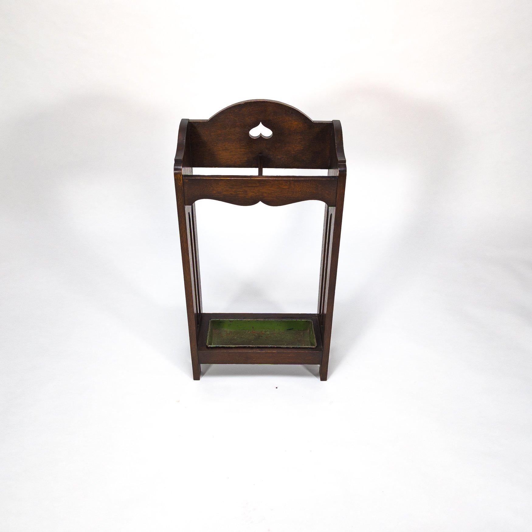 Arts and Crafts Liberty & Co, canne et porte-parapluie en Oak Arts & Crafts en vente