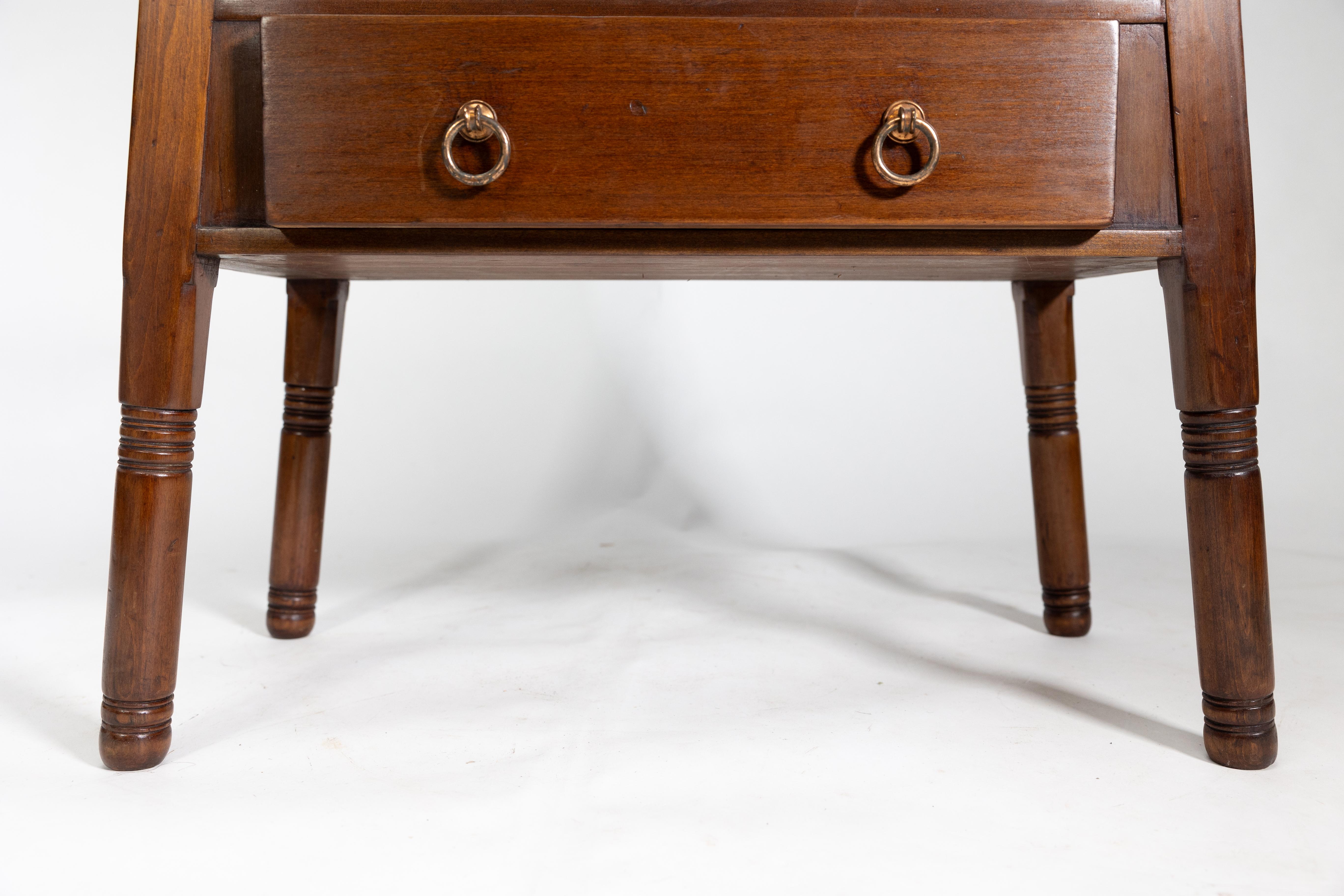 Liberty & Co. The Arts & Crafts side cabinet en noyer dans le style de Morris & Co. en vente 7