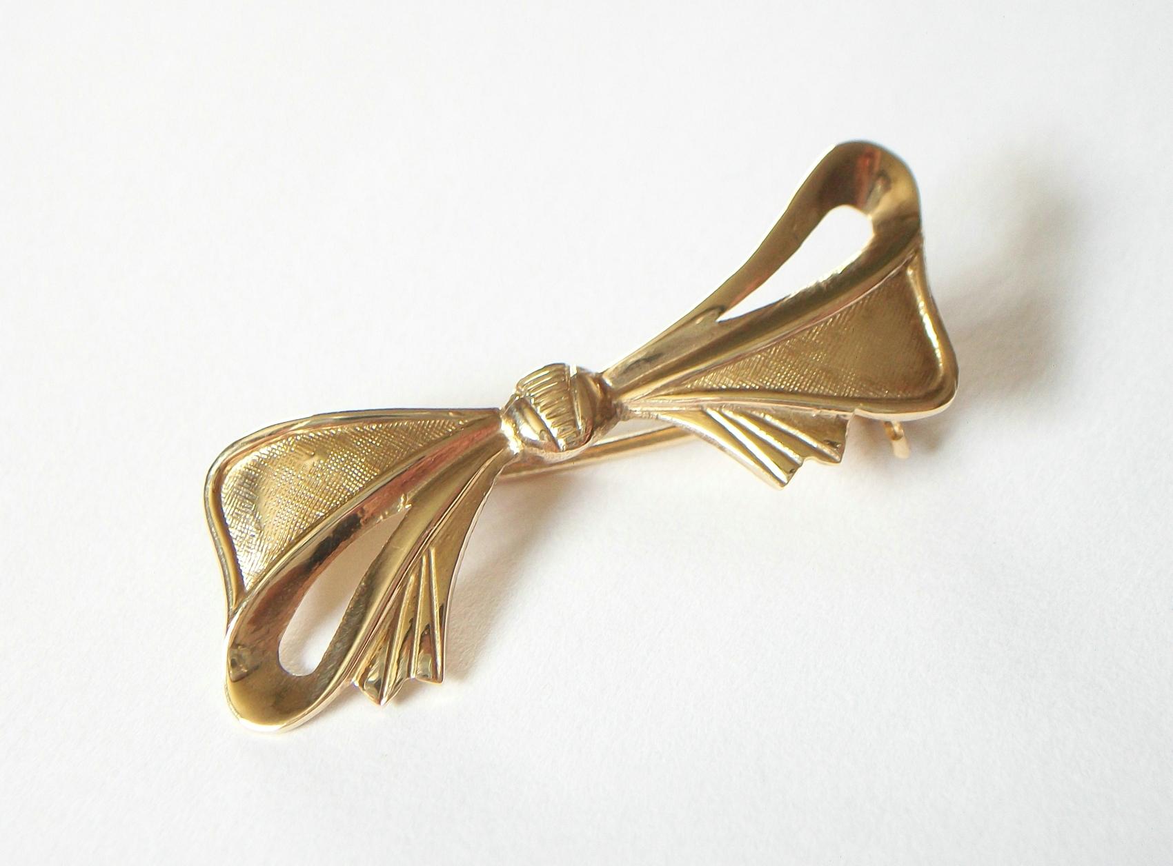 Liberty & Co., Antique 9k Yellow Gold Bow Brooch/Pin, U.K., Circa 1900 For Sale 3