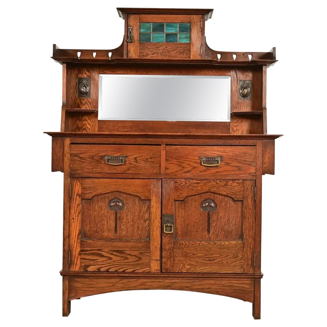 Liberty & Co. Antike englische Arts & Crafts Eichenanrichte im Angebot