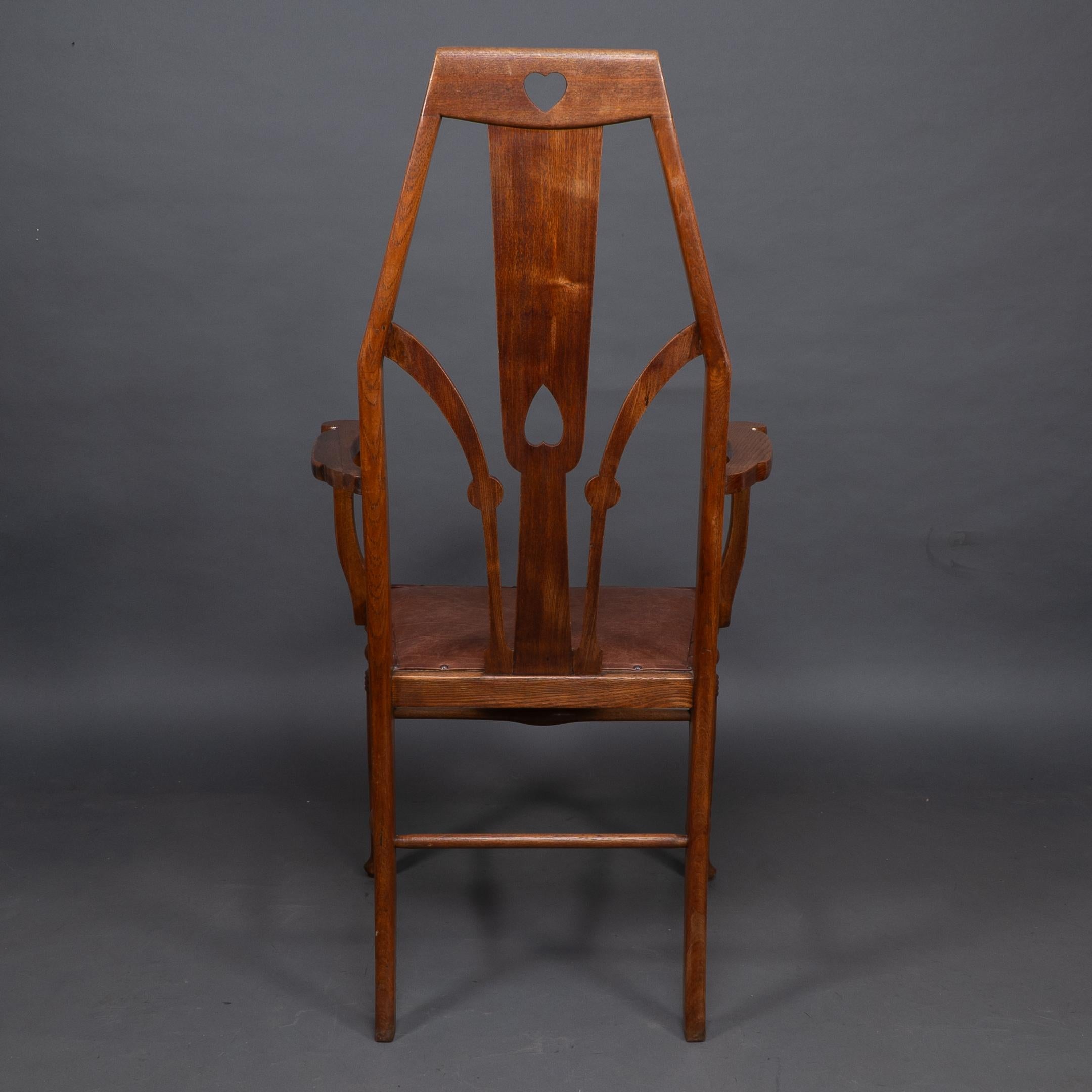Liberty & Co fauteuil Arts & Crafts avec découpes en forme de cœur et détails floraux stylisés en vente 10