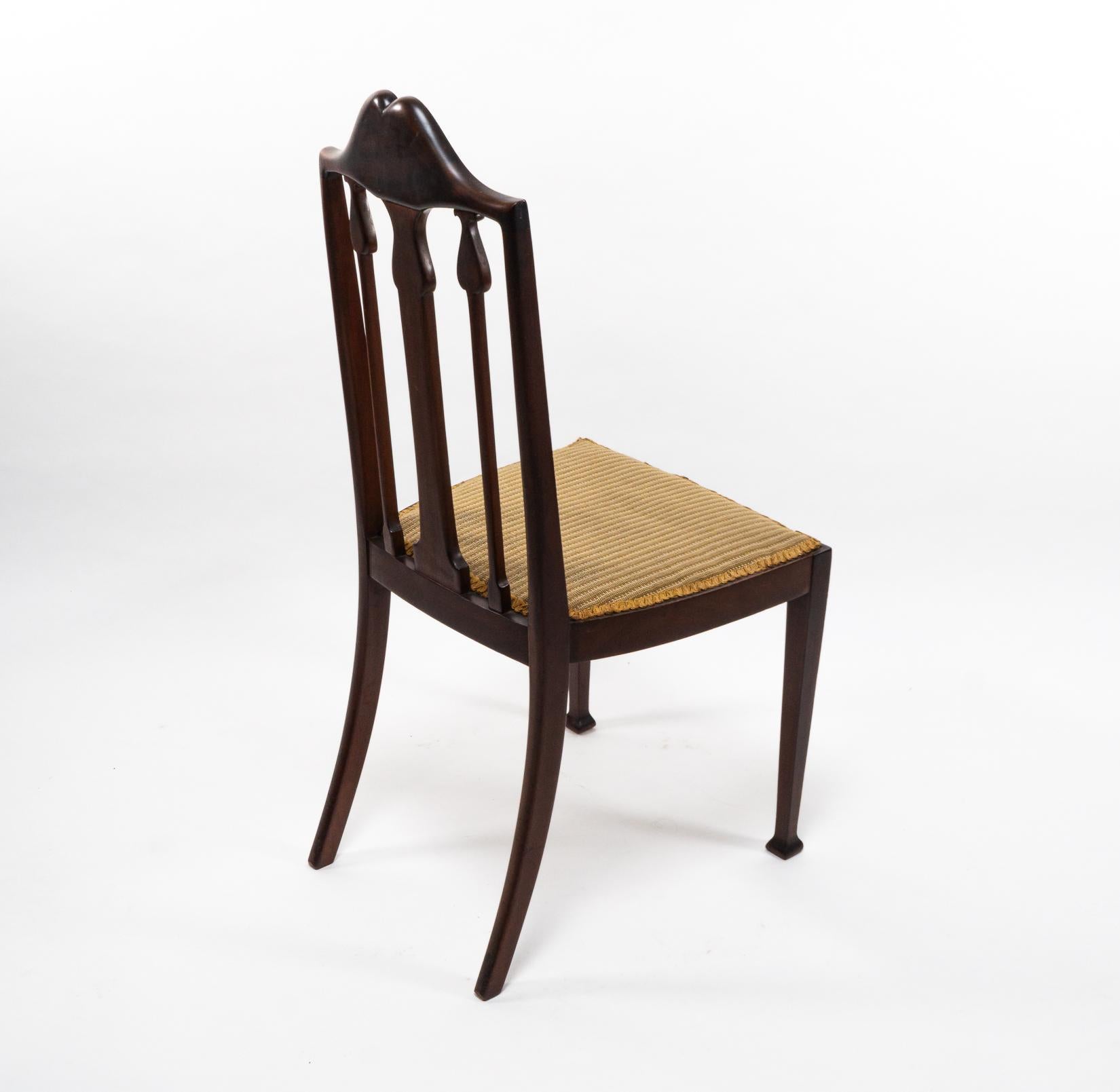 Liberty & Co. Arts & Crafts Mahagoni-Stuhl mit Blumenintarsien aus Obstholz im Angebot 6