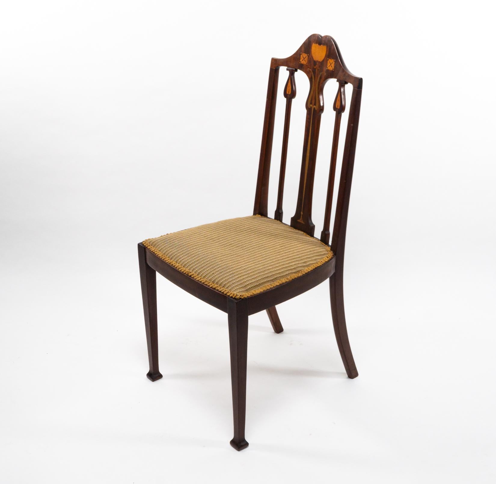 Liberty & Co. Arts & Crafts Mahagoni-Stuhl mit Blumenintarsien aus Obstholz im Angebot 2