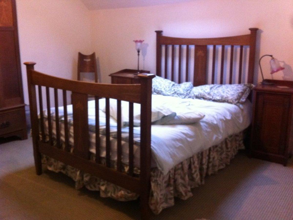 Liberty & Co Arts & Crafts Oak Bedroom Pair with Wardrobe & Matching Double Bed For Sale 4
