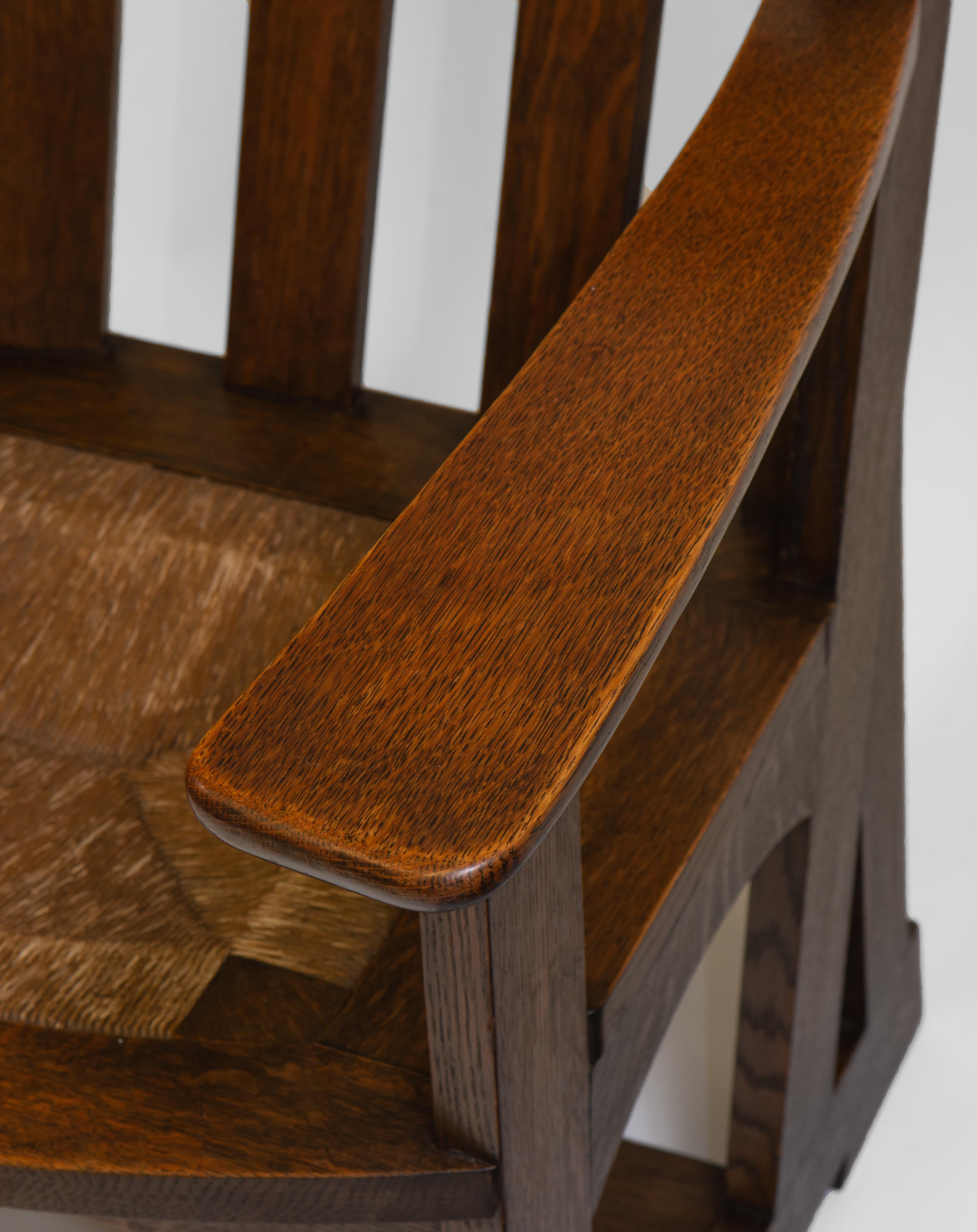 Liberty & Co Athelstan Arts and Crafts-Sessel aus Eichenholz  im Angebot 3