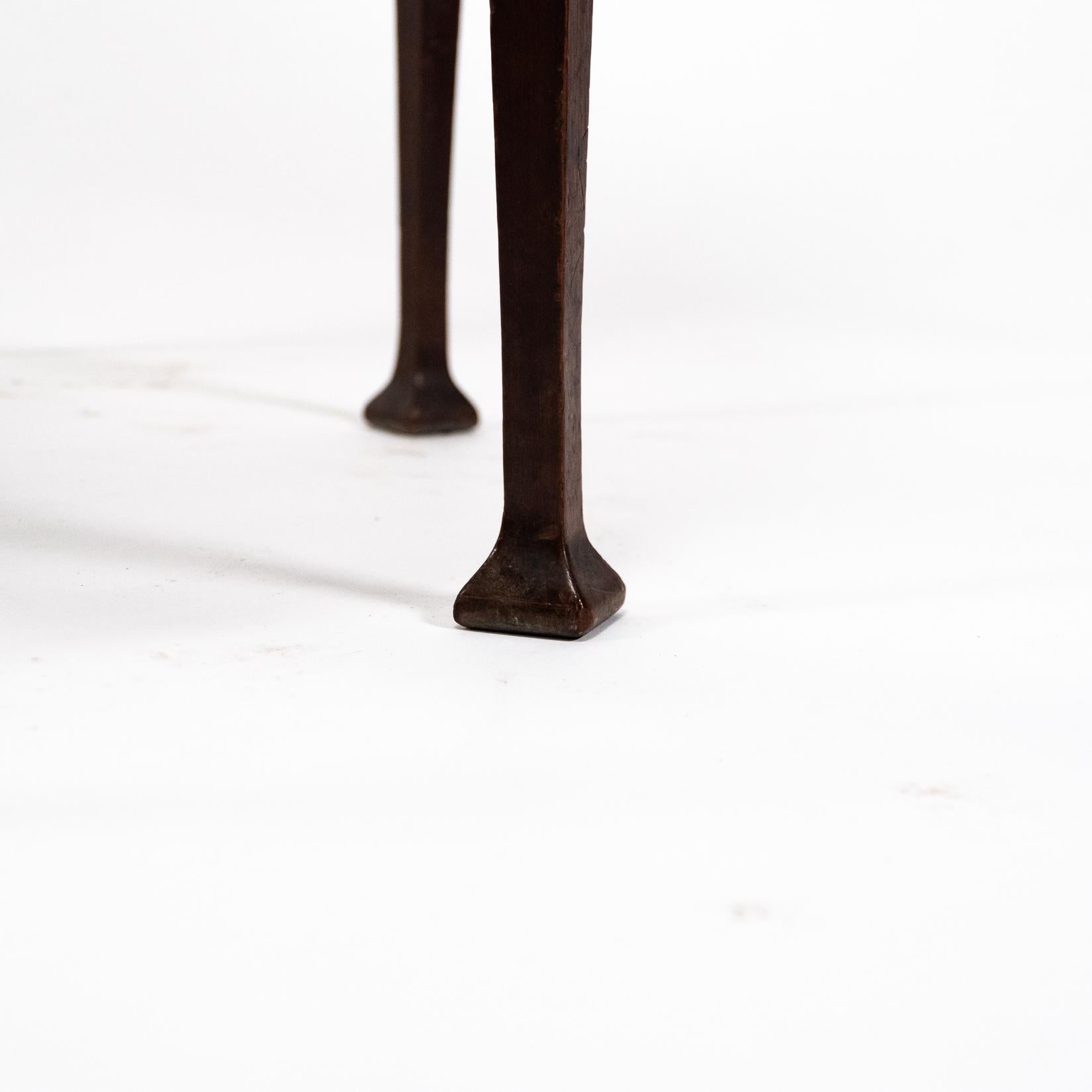 Liberty & Co., attri. An Aesthetic Movement Sechseckiger Beistelltisch (19. Jahrhundert) im Angebot