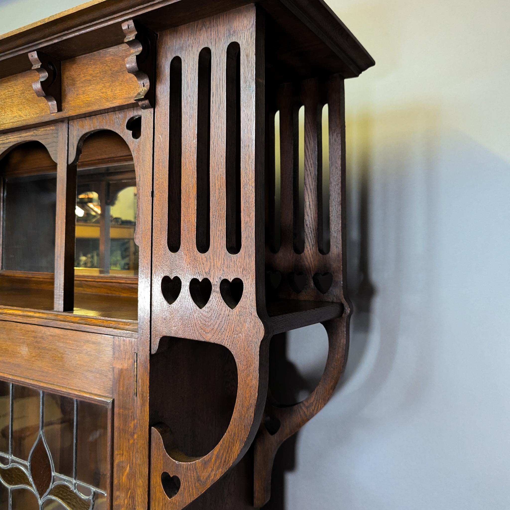 Liberty & Co., attri. Librería Arts & Crafts Roble Barnizado en venta 4