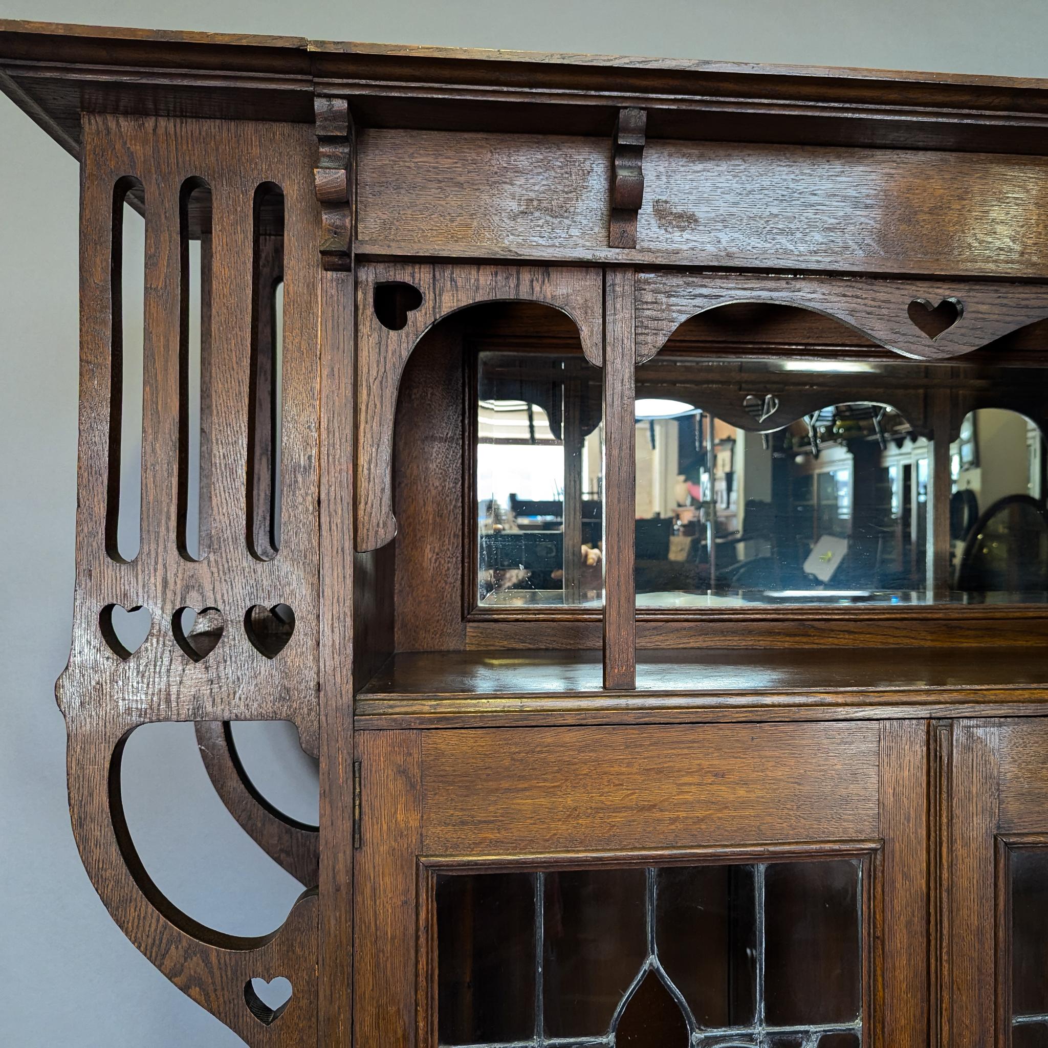 Liberty & Co., attri. Librería Arts & Crafts Roble Barnizado en venta 7