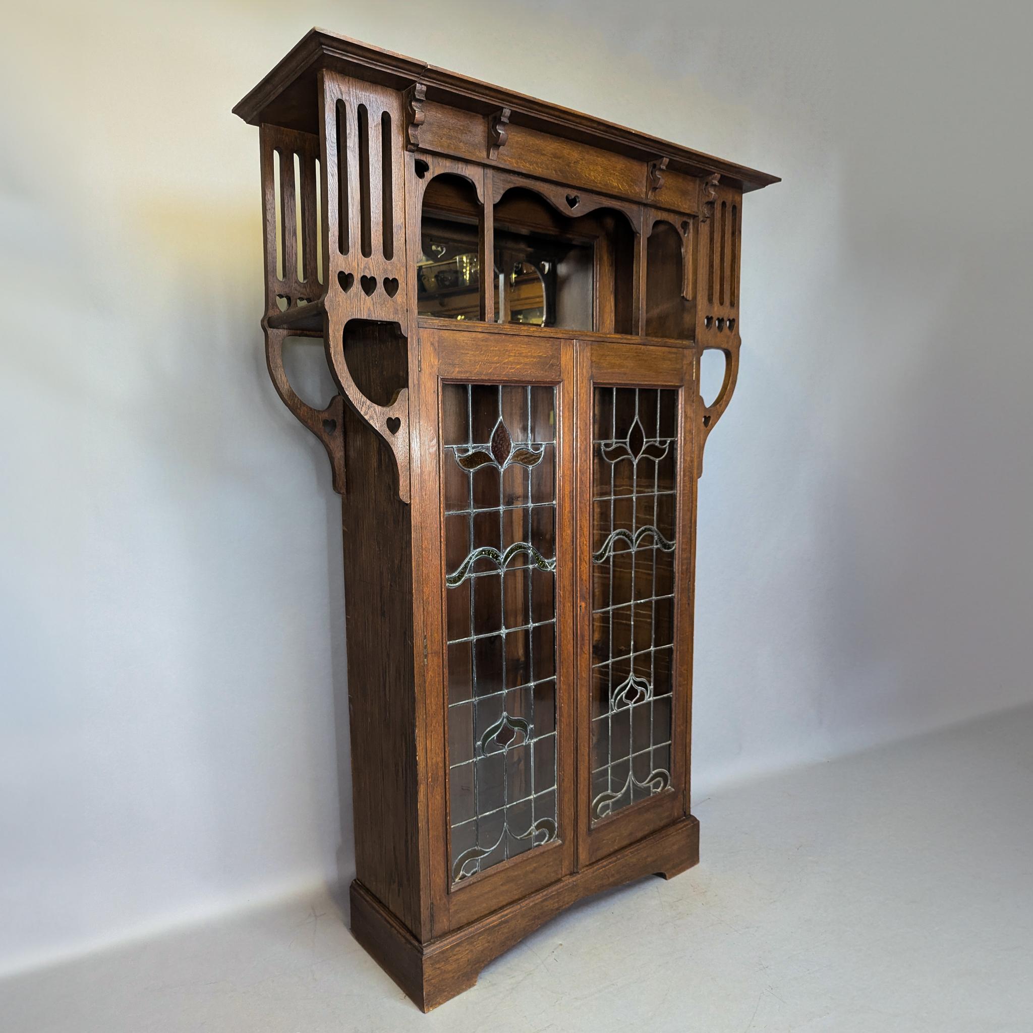 Liberty & Co., attri. Librería Arts & Crafts Roble Barnizado en venta 9