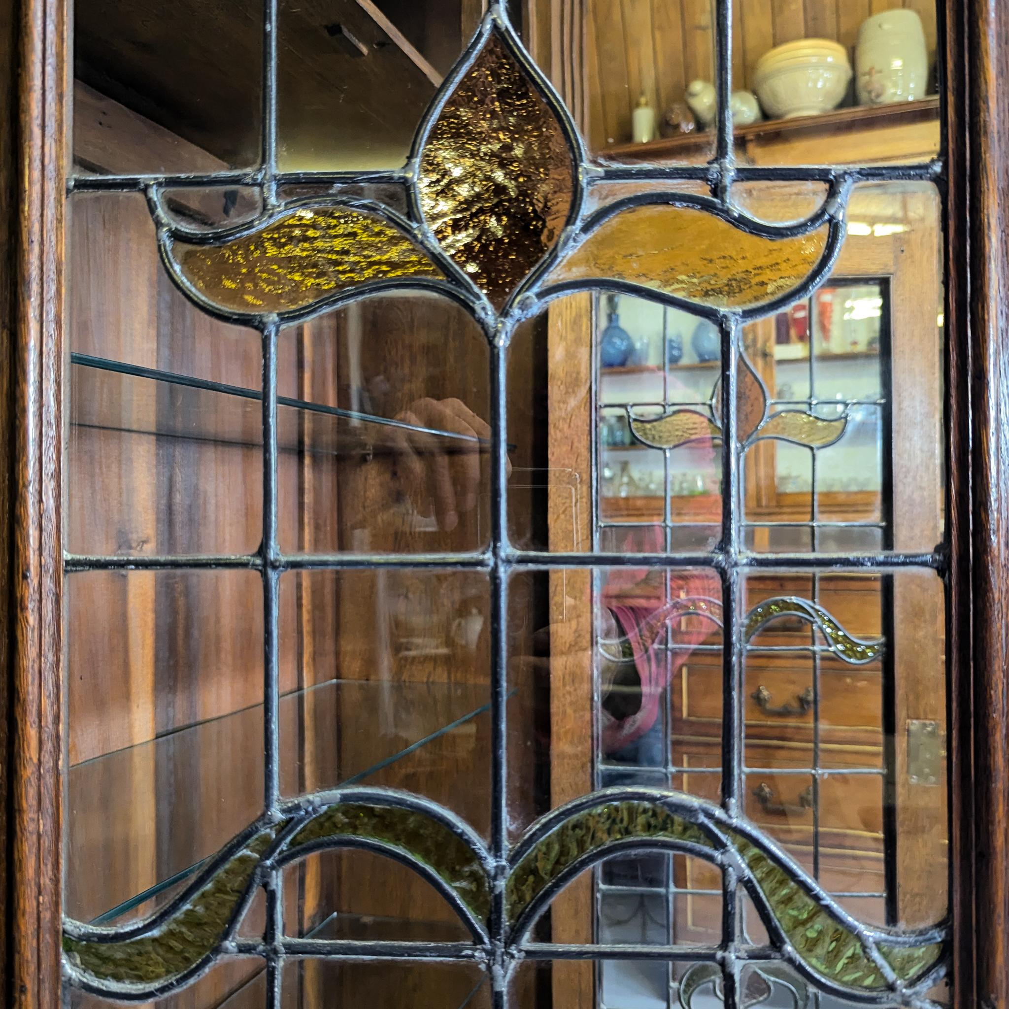 Liberty & Co., attri. Librería Arts & Crafts Roble Barnizado siglo XX en venta