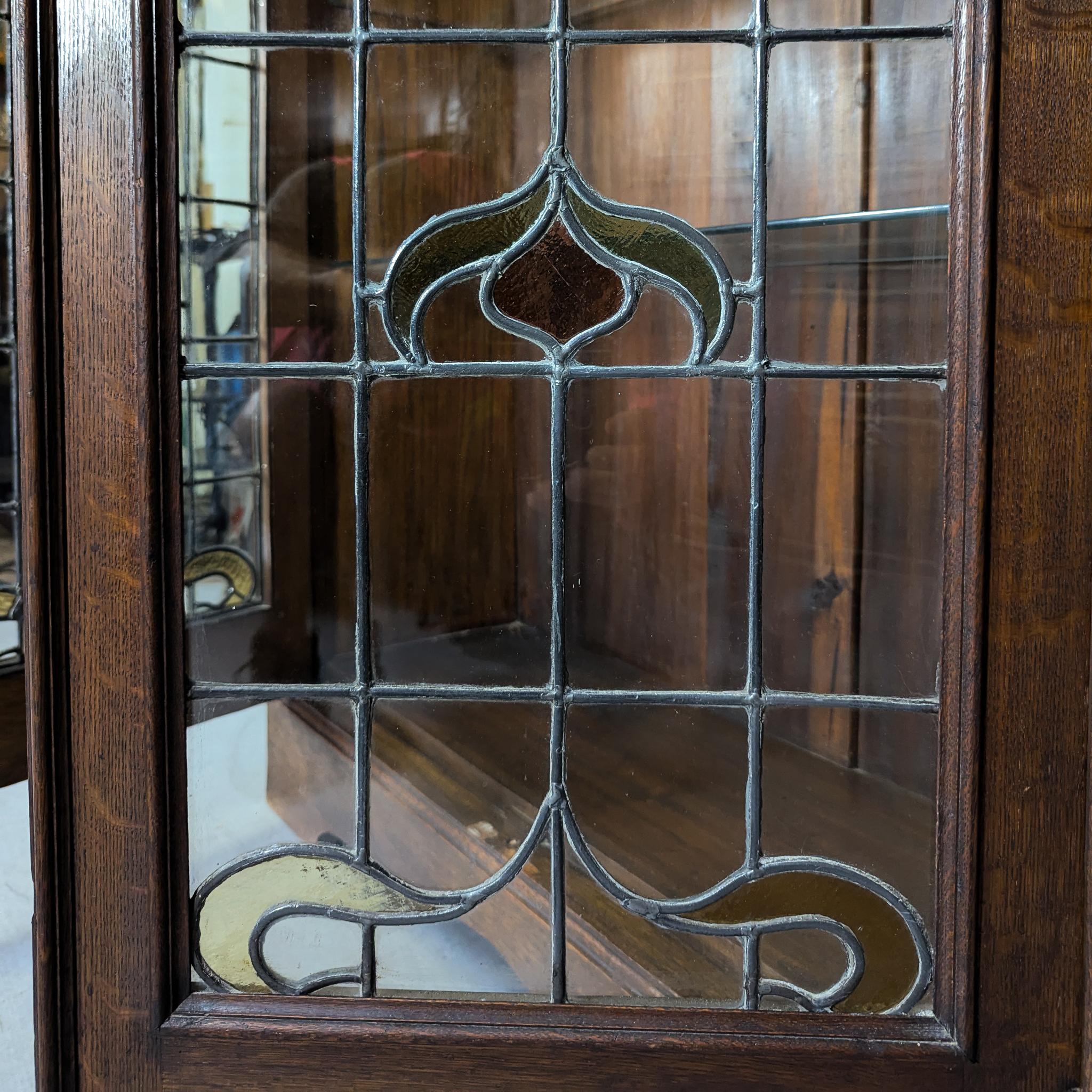 Liberty & Co., attri. Librería Arts & Crafts Roble Barnizado en venta 1