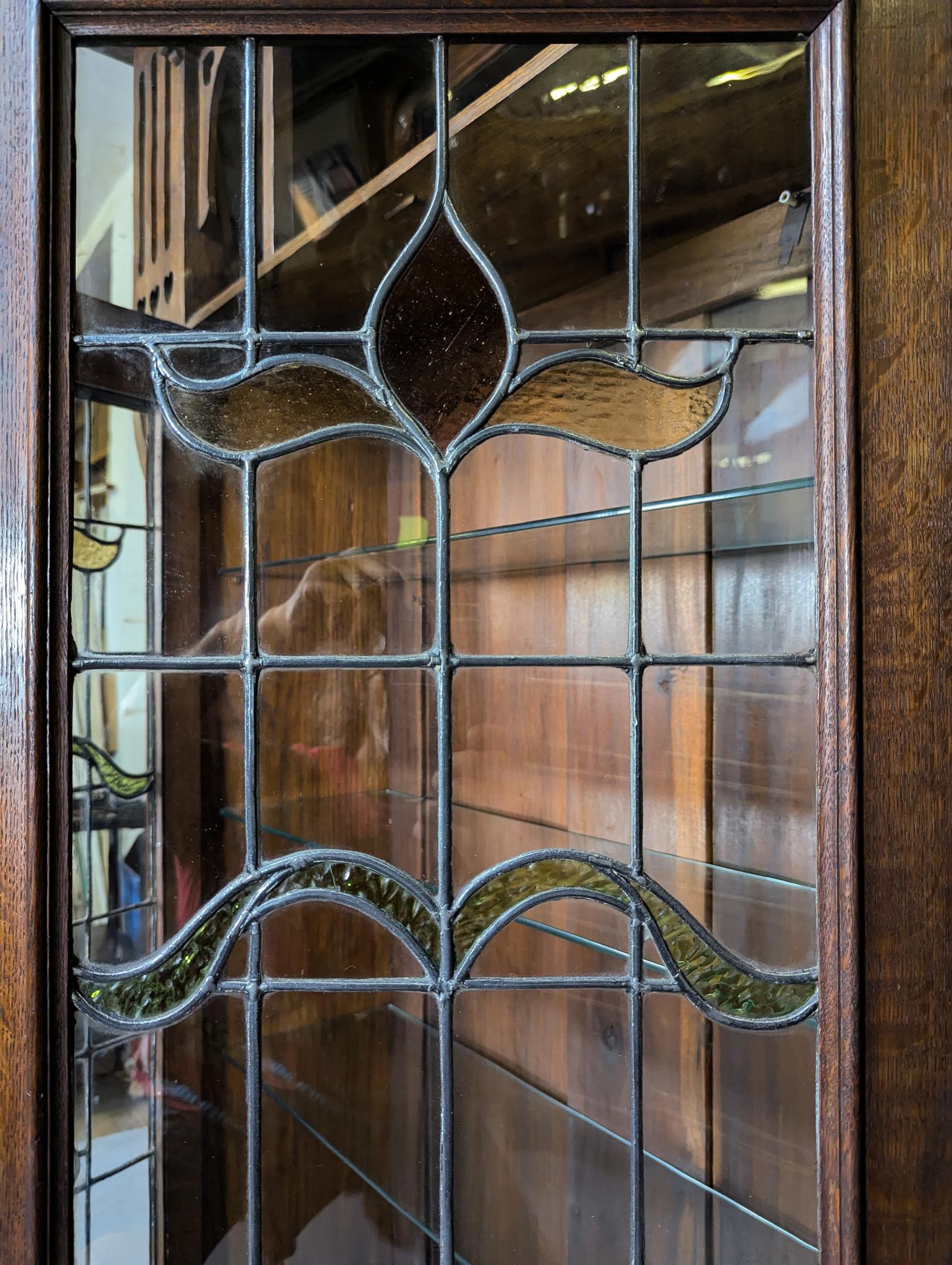 Liberty & Co., attri. Librería Arts & Crafts Roble Barnizado en venta 2