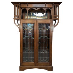 Liberty & Co., attri. Arts & Crafts Eiche Glasiertes Bücherregal Liberty & Co., attri. Arts & Crafts Eiche Glasiertes Bücherregal