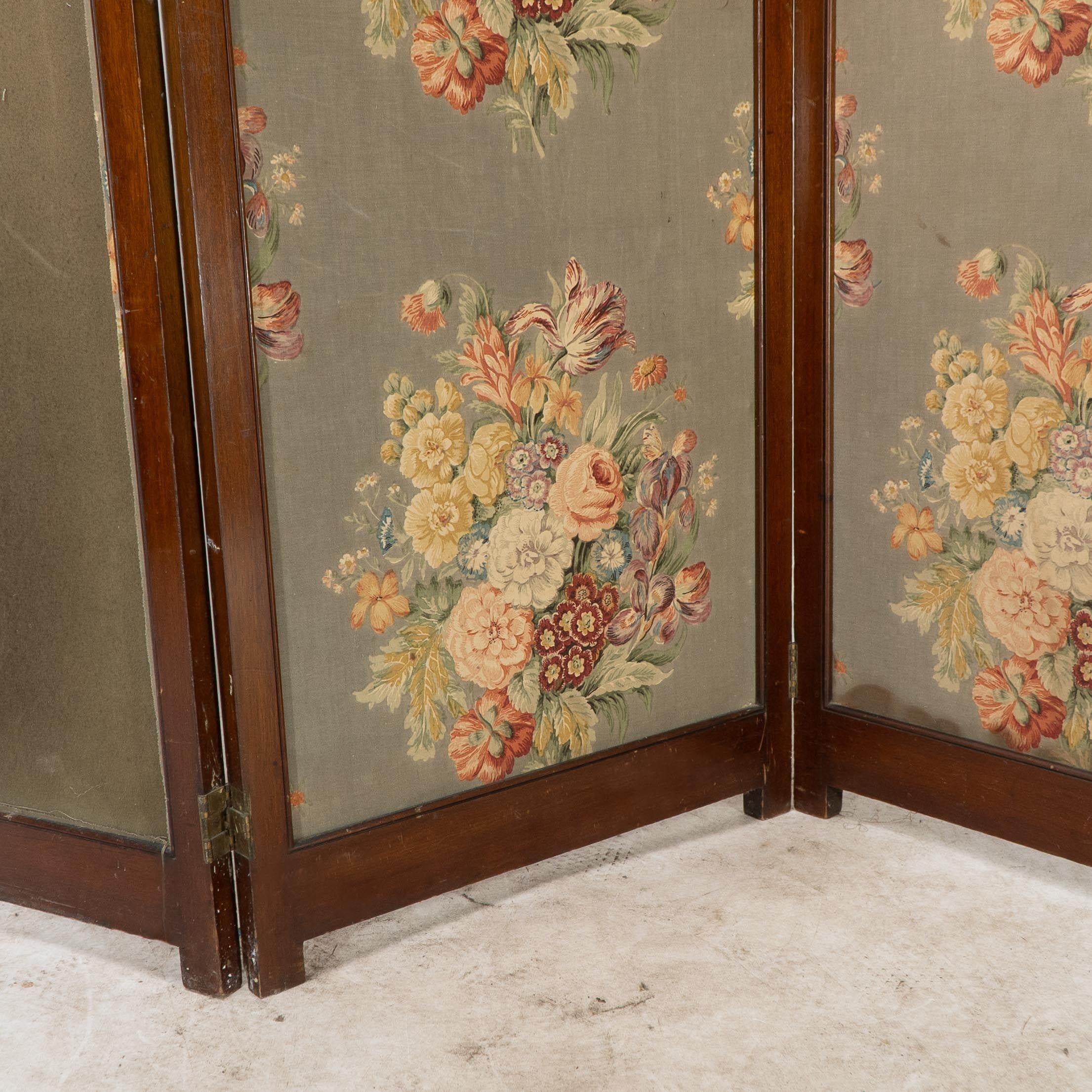 Liberty & Co. Biombo de nogal estilo Arts & Crafts de Glasgow en venta 4