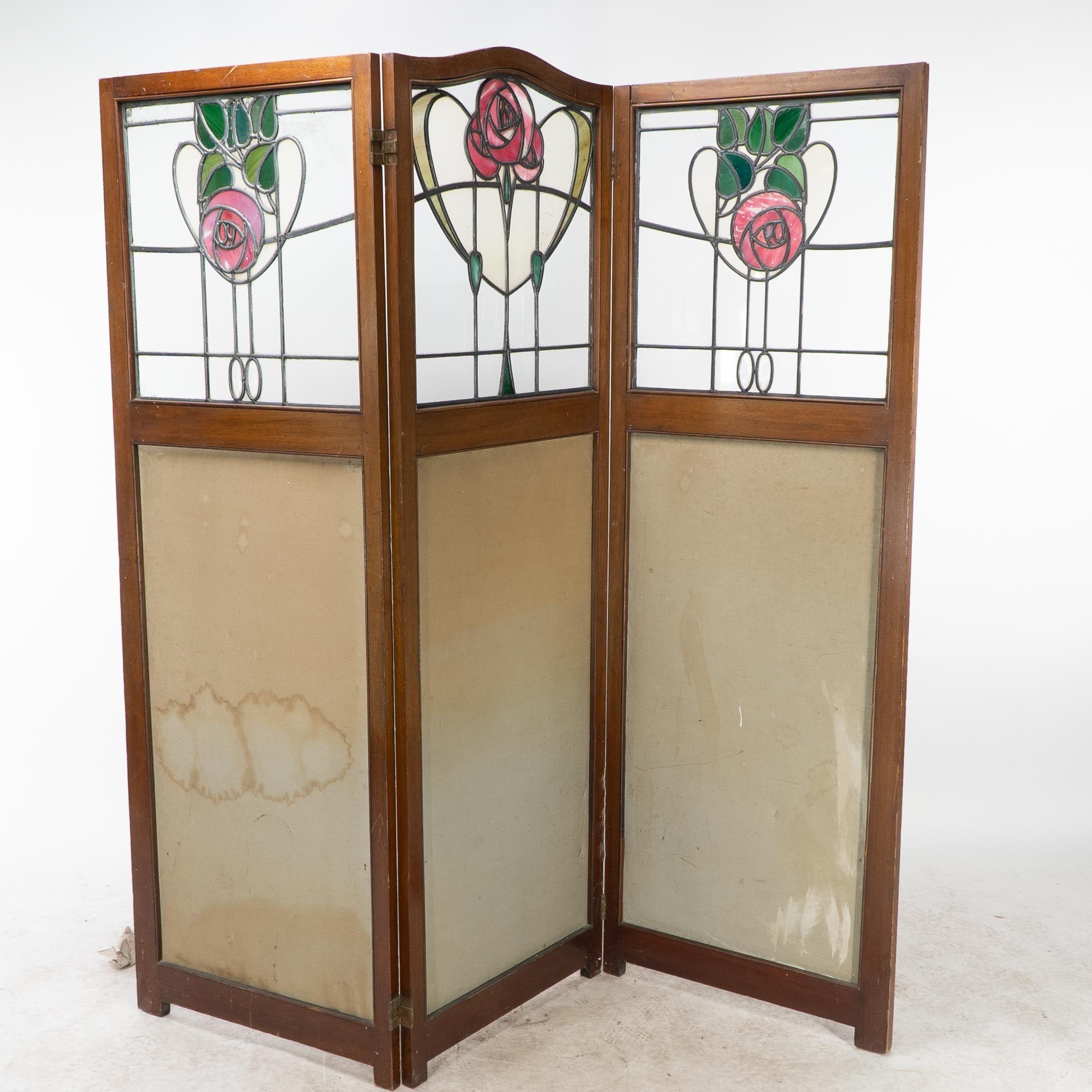Liberty & Co. Biombo de nogal estilo Arts & Crafts de Glasgow en venta 5