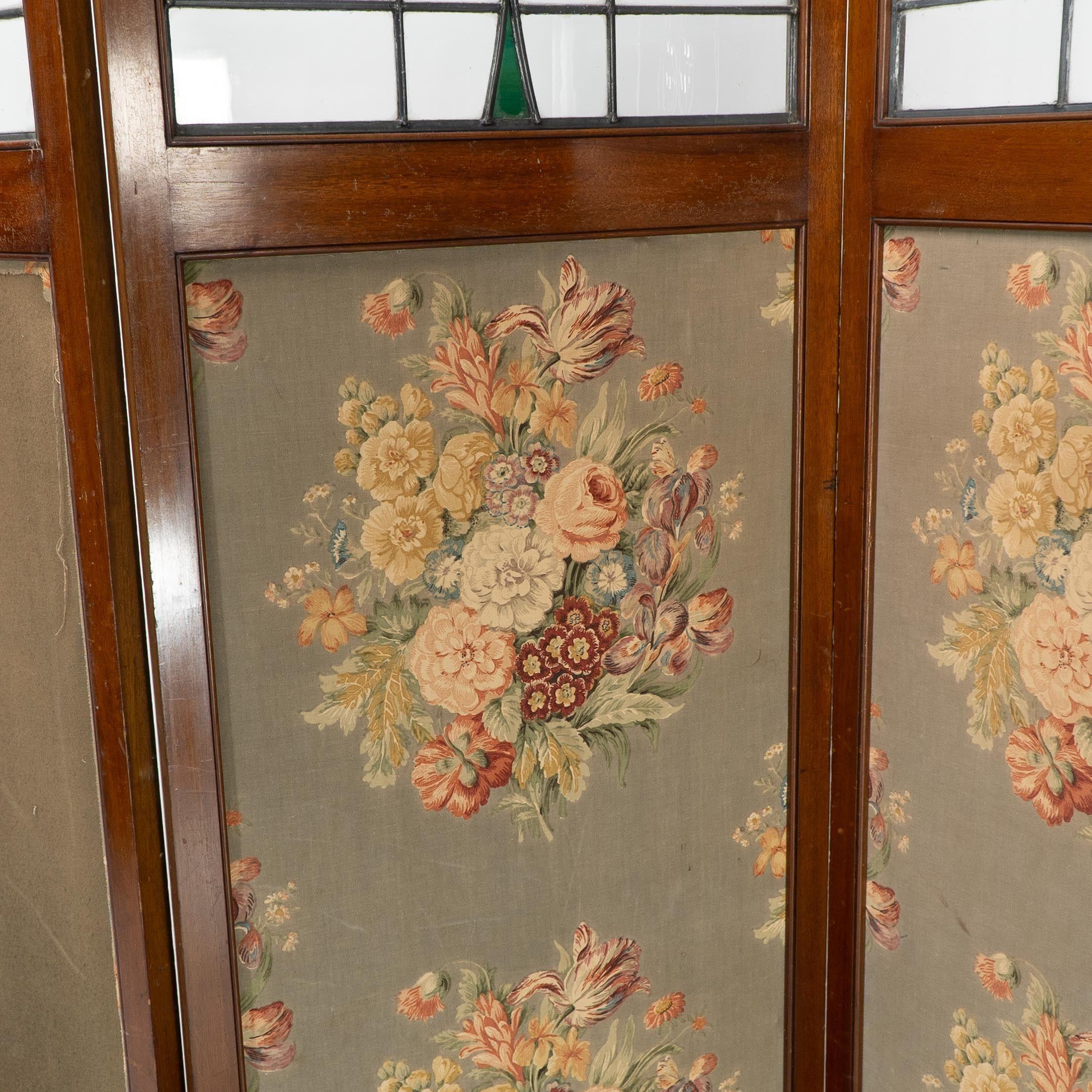 Liberty & Co. Biombo de nogal estilo Arts & Crafts de Glasgow en venta 2