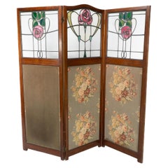 Liberty & Co. Paravento a tre ante in noce in stile Glasgow Arts & Crafts