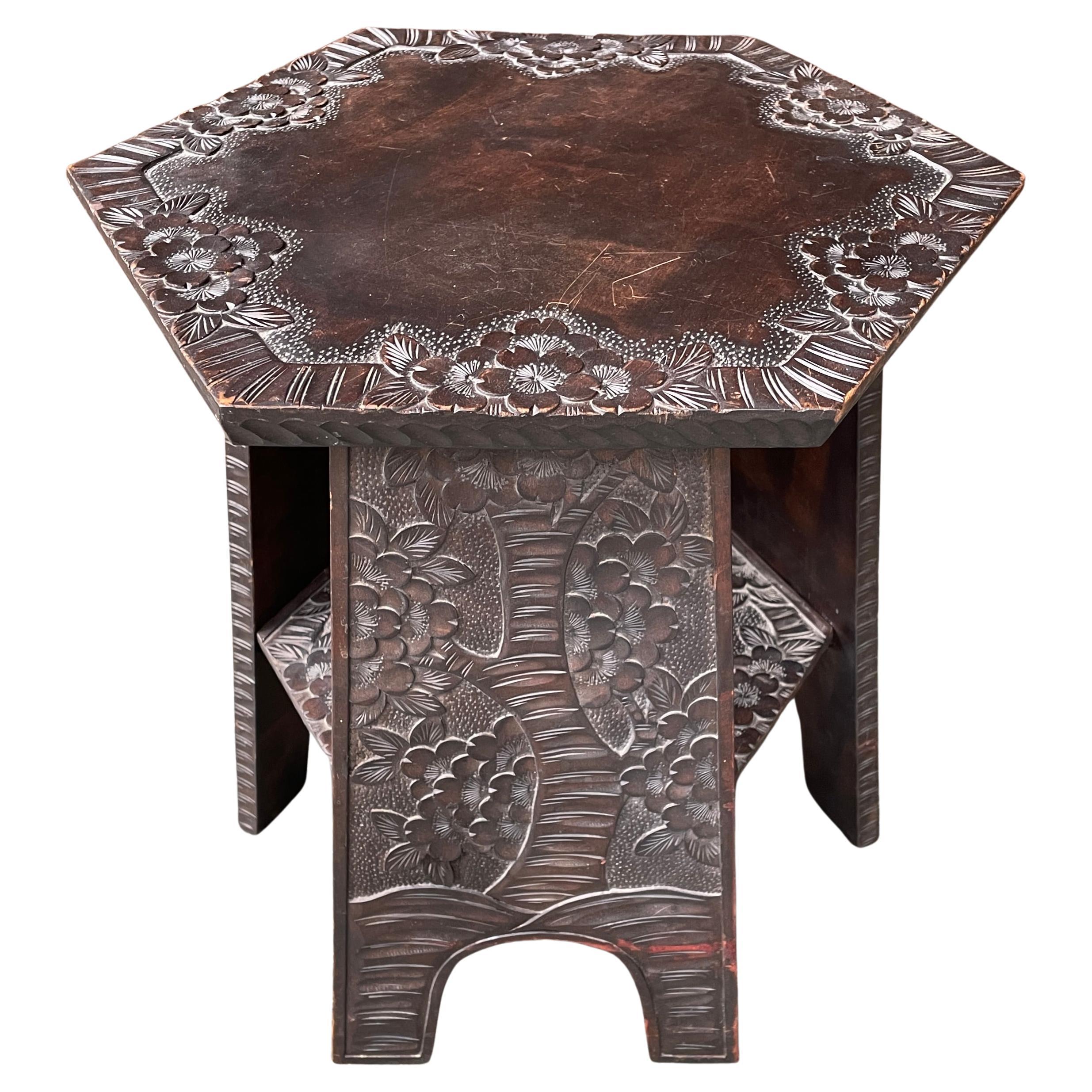 Liberty & Co. Handgeschnitzter Japonisme Taboret Petite Pflanzenständer Tisch im Angebot