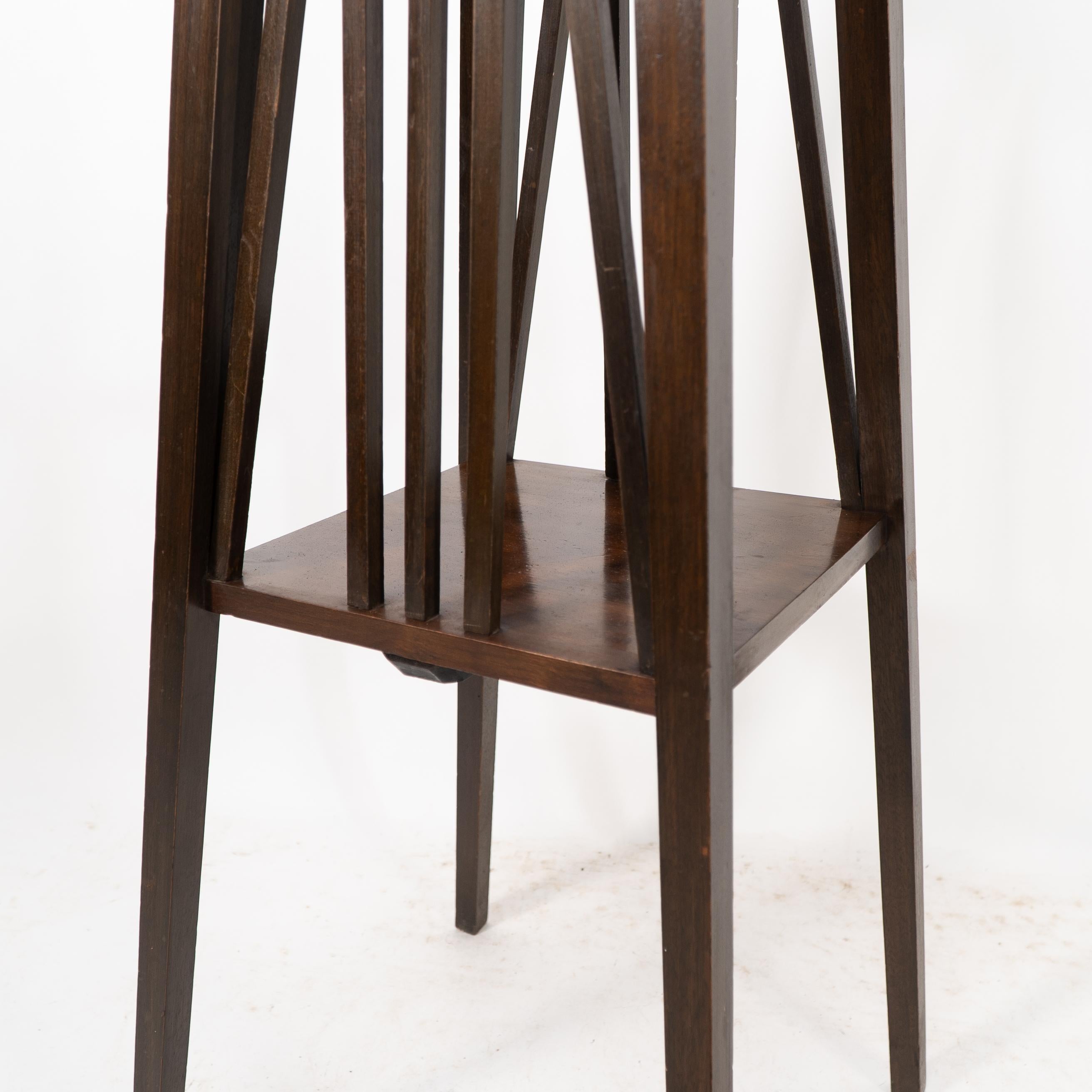 Liberty & Co. nello stile di E W Godwin. Un porta piante anglo-giapponese a due livelli in vendita 6
