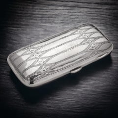 Purera de plata de ley Liberty & Co. de finales de la época eduardiana