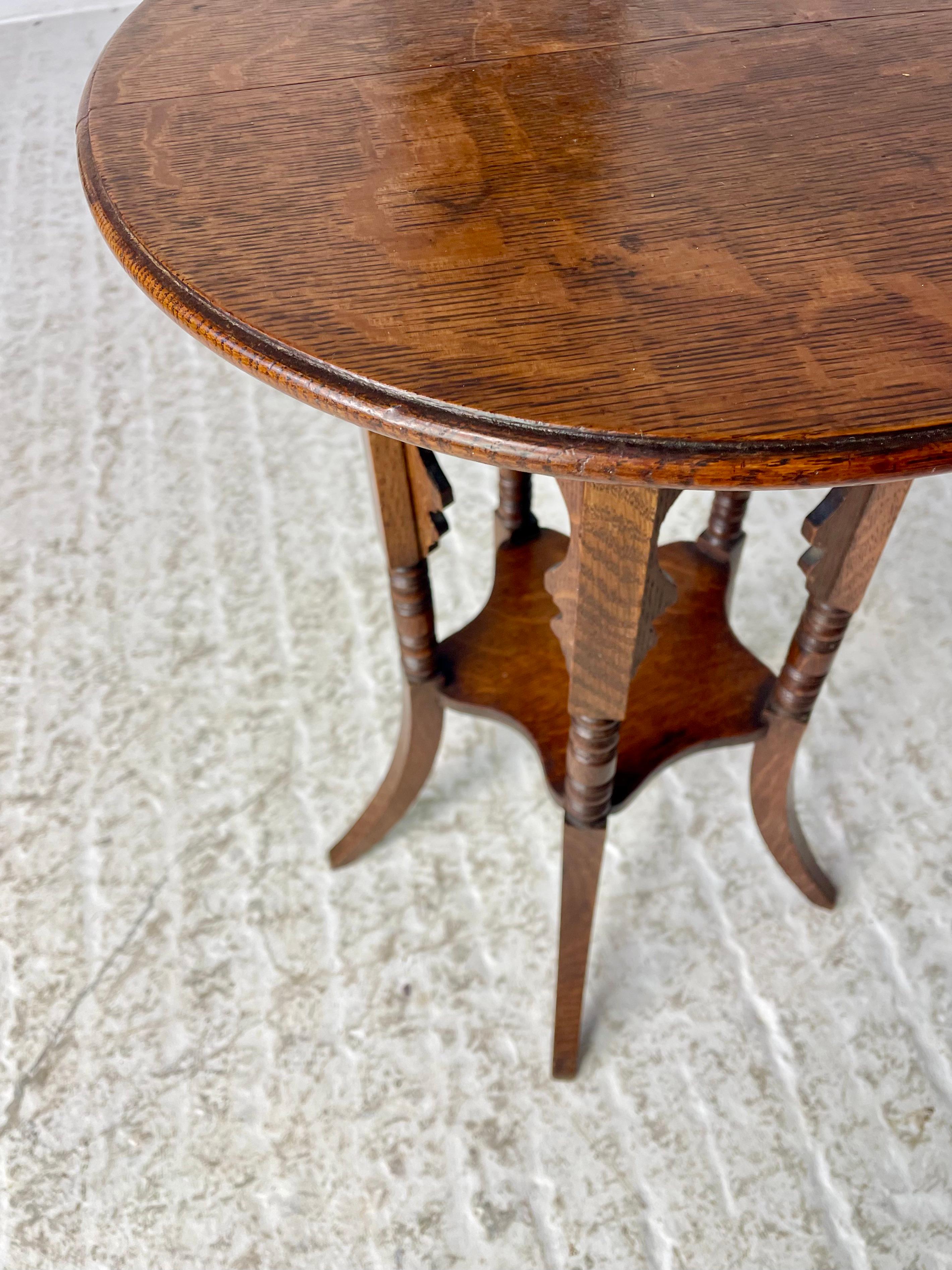 Liberty & Co Oak Side Table In the Style of E W Godwin In Good Condition For Sale In Petworth, GB