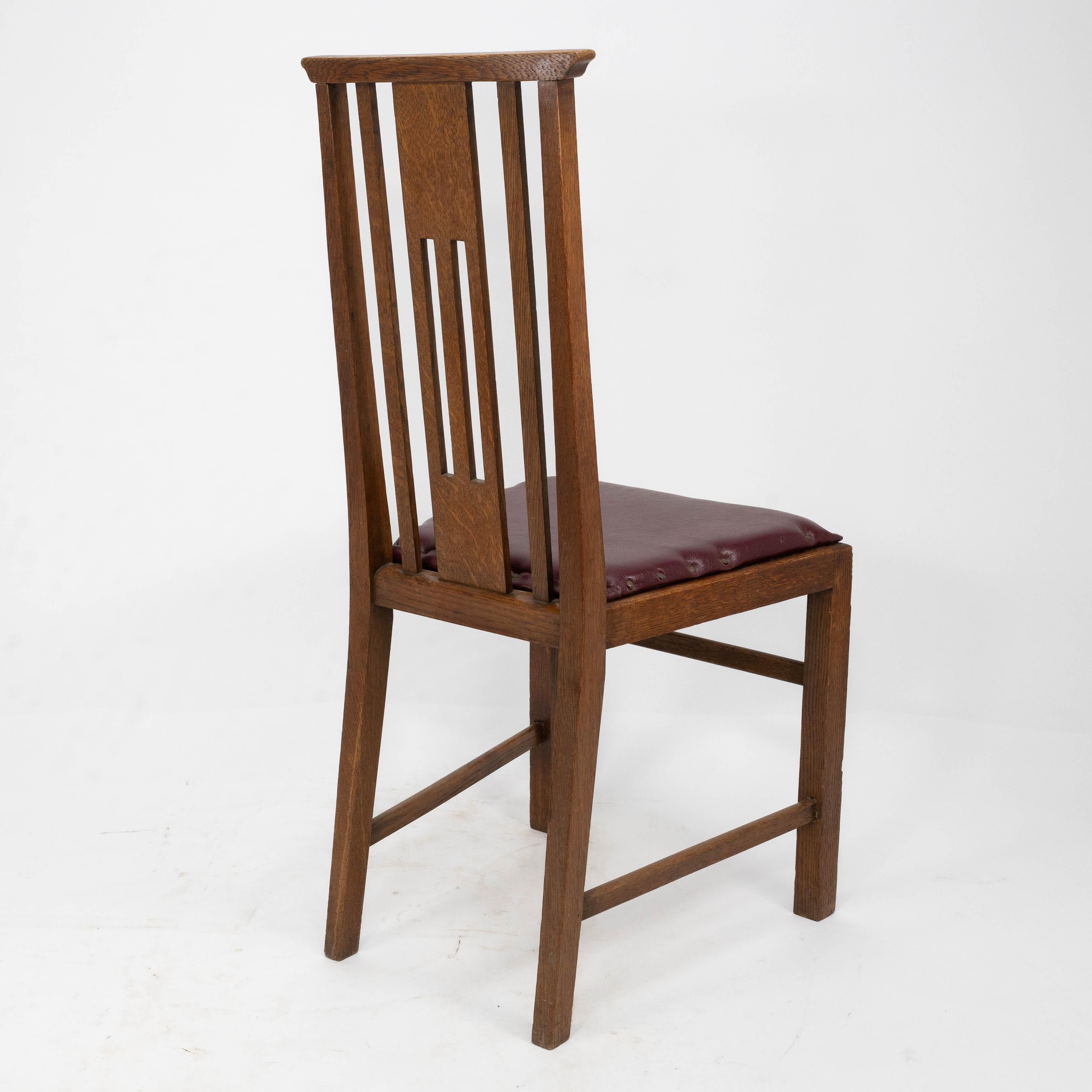 Liberty & Co Seis sillas de comedor Arts & Crafts de roble con talla floral estilizada 5