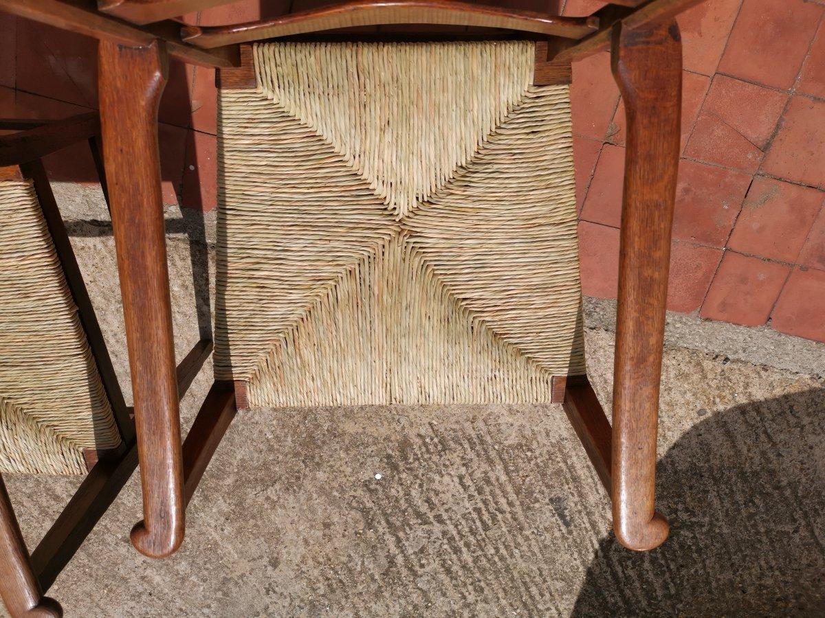 Liberty & Co. Estilo de CFA Voysey. Pareja de sillones con respaldo de escalera y asiento de roble Rush en venta 7