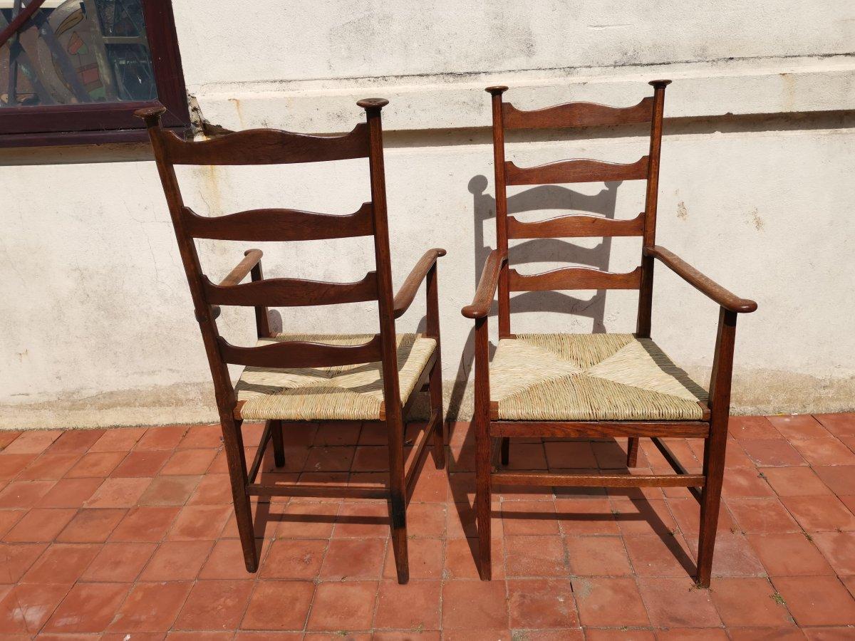Liberty & Co. Estilo de CFA Voysey. Pareja de sillones con respaldo de escalera y asiento de roble Rush en venta 2