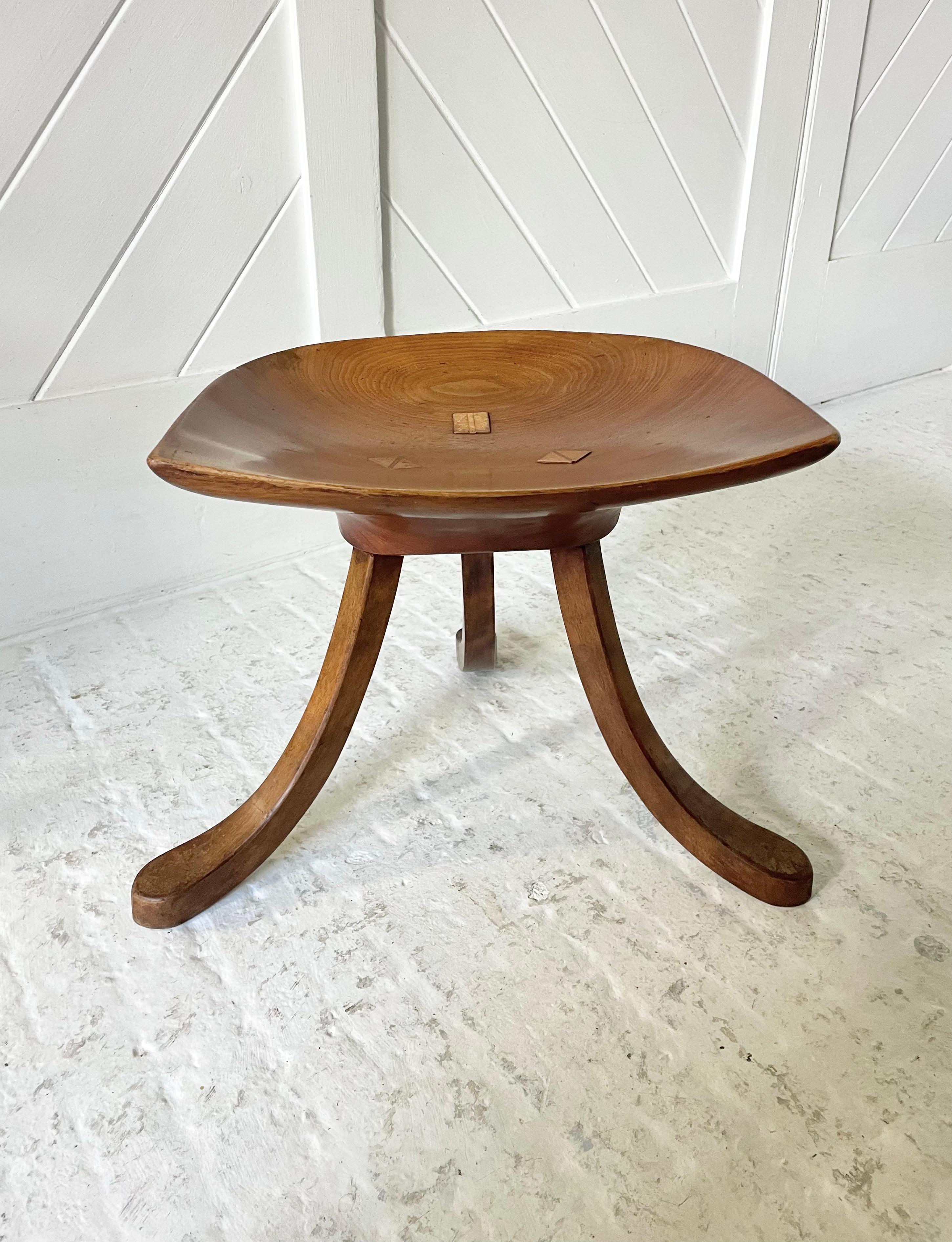 Liberty & Co. Thebes Hocker (Englisch) im Angebot